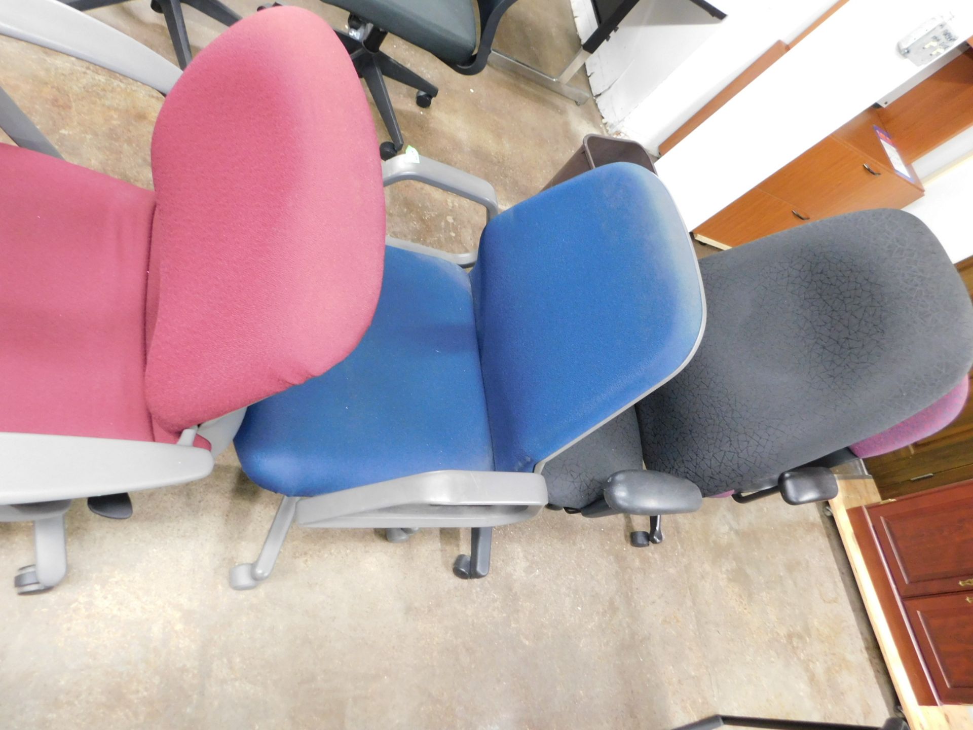 (7) Swivel Arm Chairs - Image 4 of 6