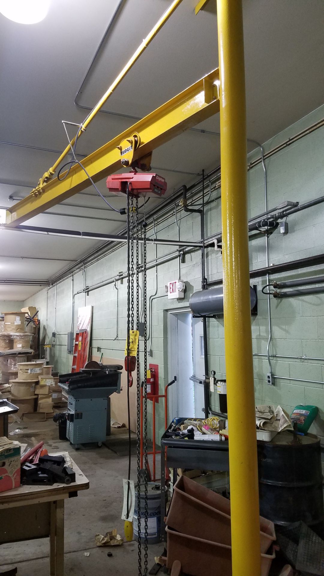 Dayton 500 Lb. Hoist and Jib Crane, Floor Mount