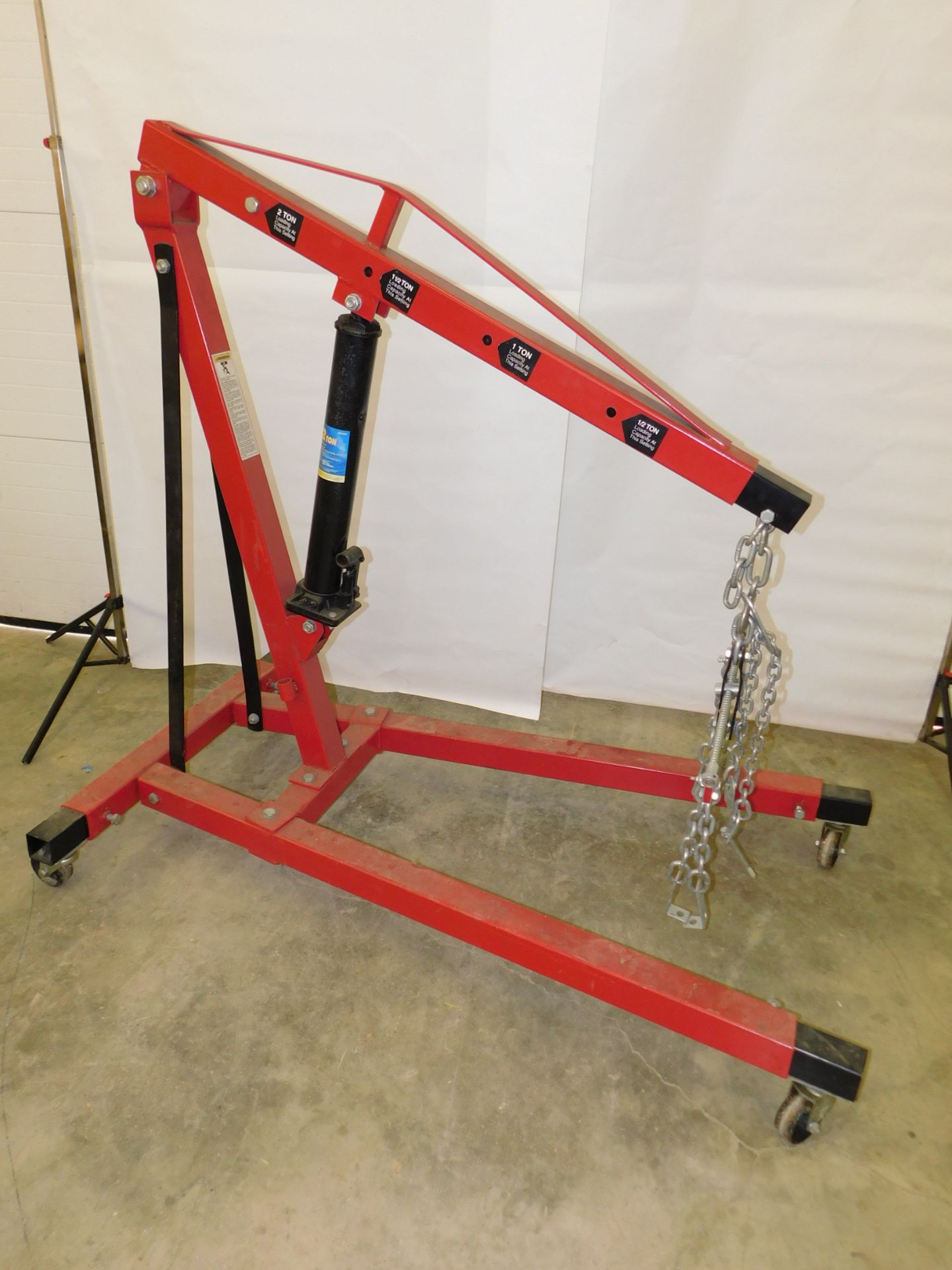 Napa 2-Ton Engine Hoist with Napa 1500 lb. Load Leveler