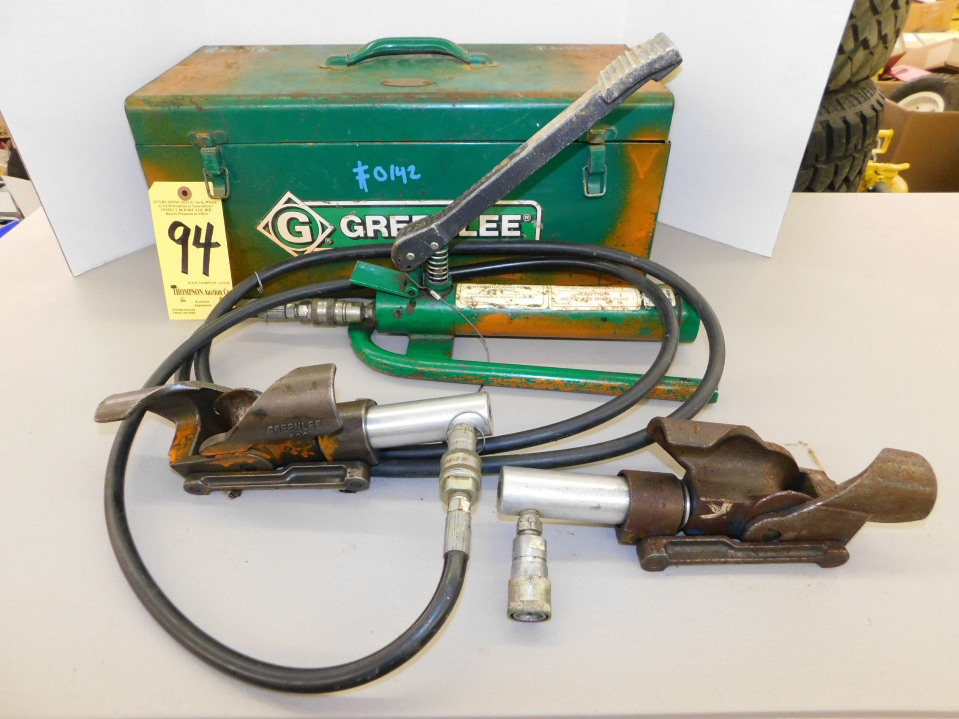 Greenlee 1725 Hydraulic Foot Pump with (2) Greenlee 800 Conduit Benders