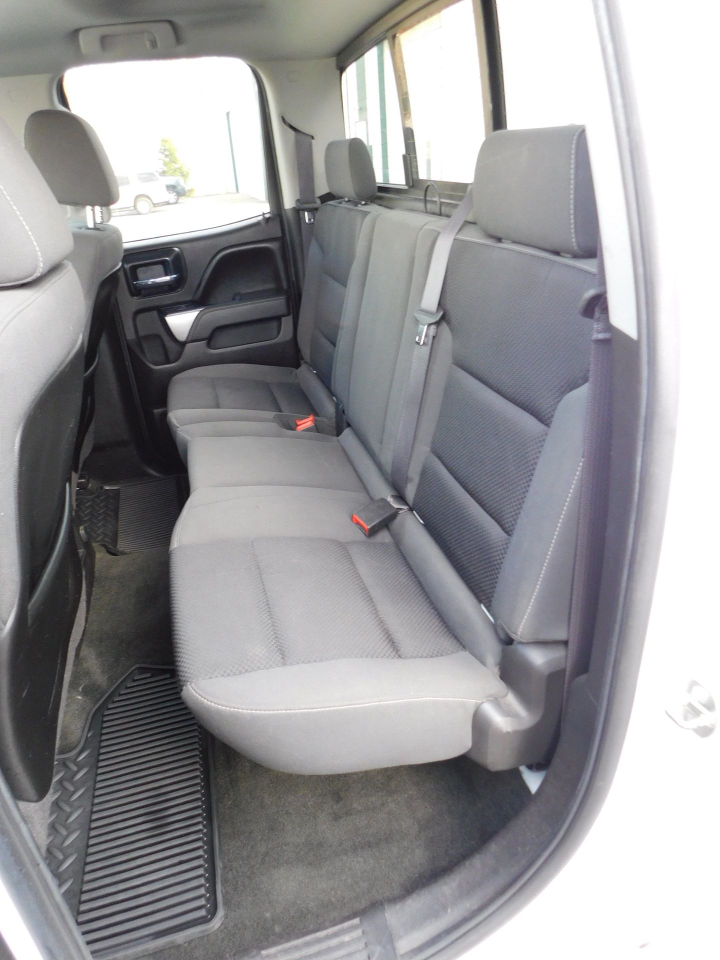 2014 Chevrolet Silverado LT Pickup, VIN 1GCVKREC3EZ139405, 4-Door 4 WD, Automatic, AM/FM, AC, Cruise - Image 33 of 51