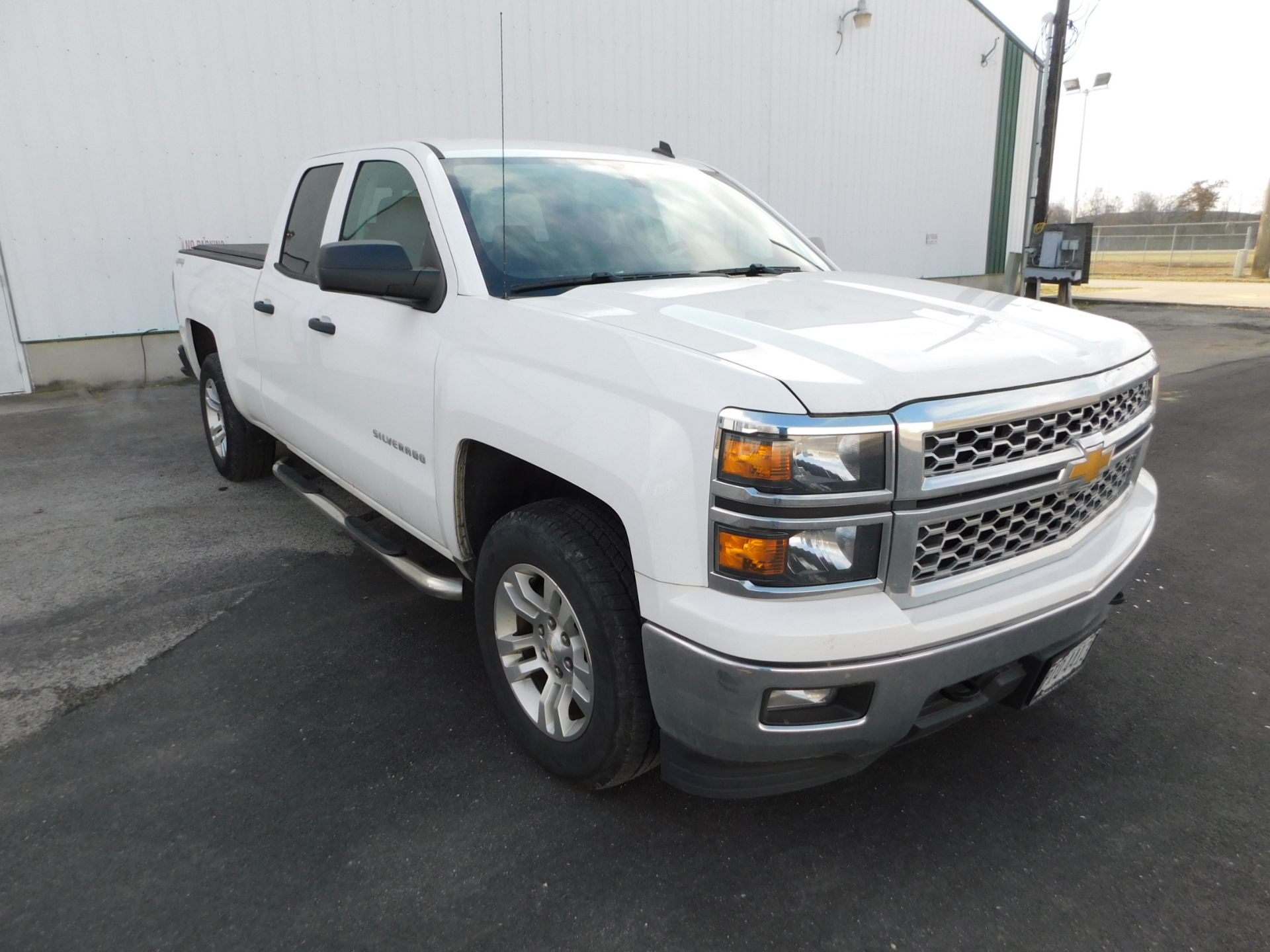 2014 Chevrolet Silverado LT Pickup, VIN 1GCVKREC3EZ139405, 4-Door 4 WD, Automatic, AM/FM, AC, Cruise - Image 3 of 51