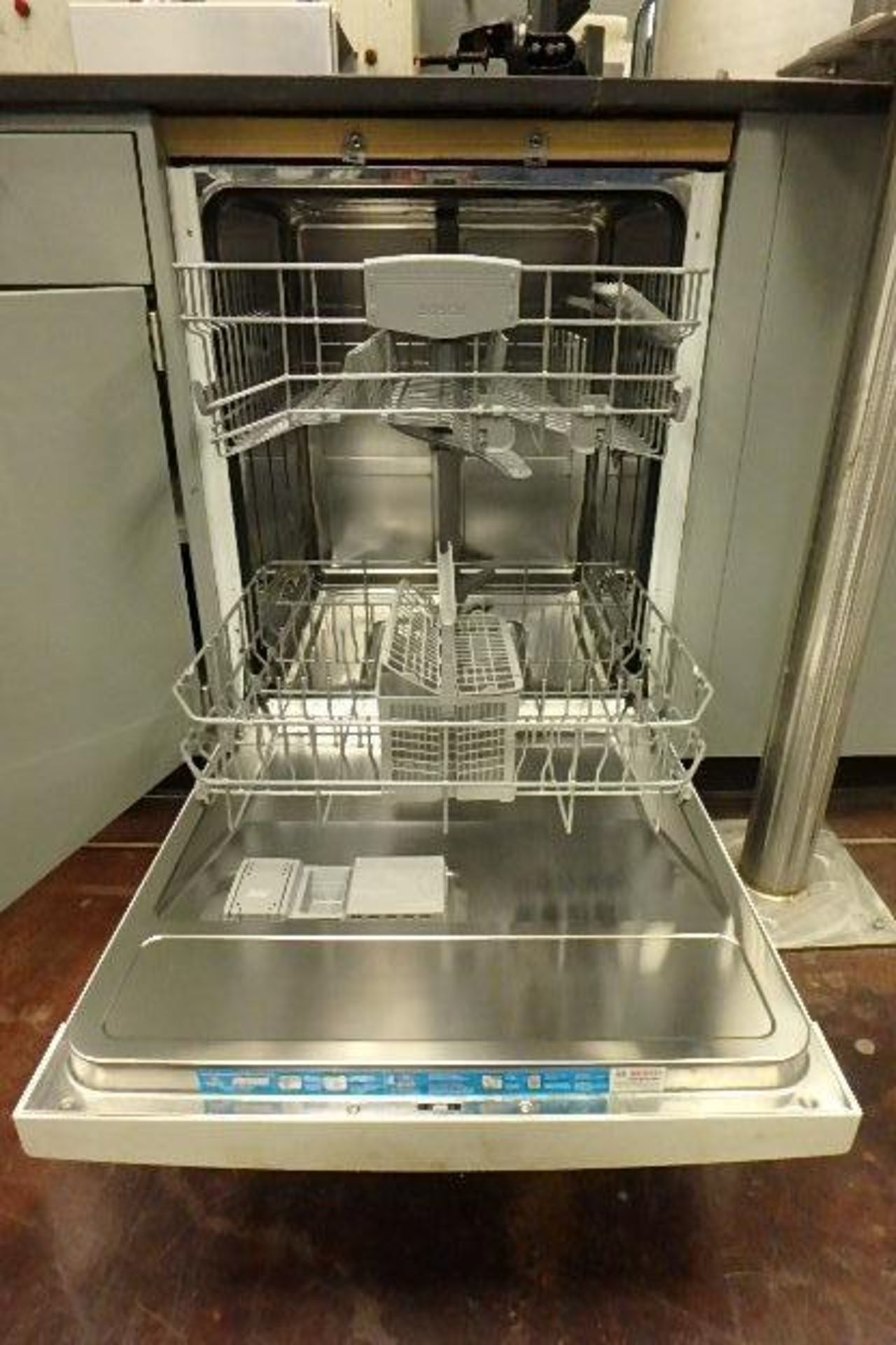 Dishwasher - Image 2 of 2