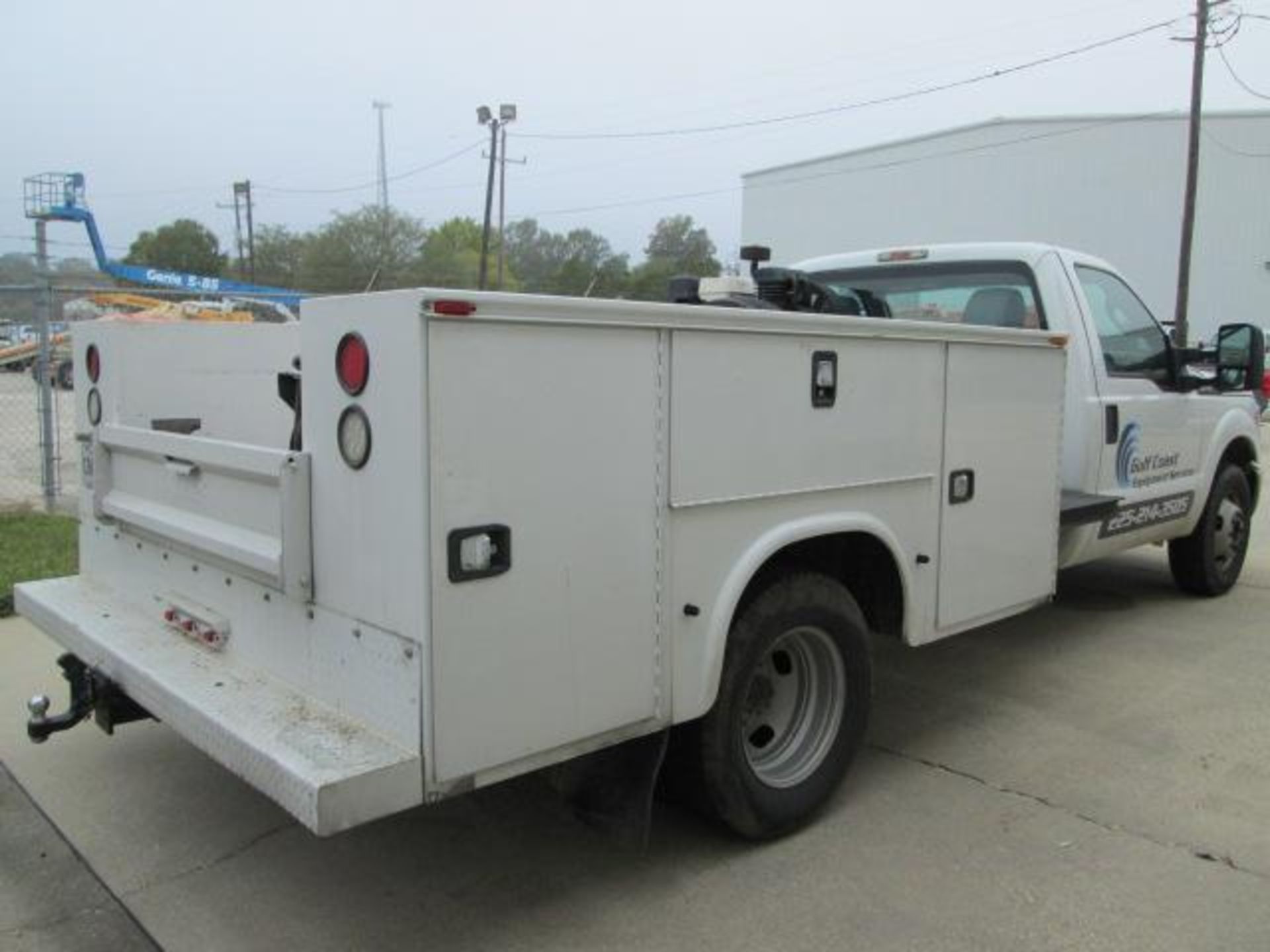 Service Truck - Image 2 of 12