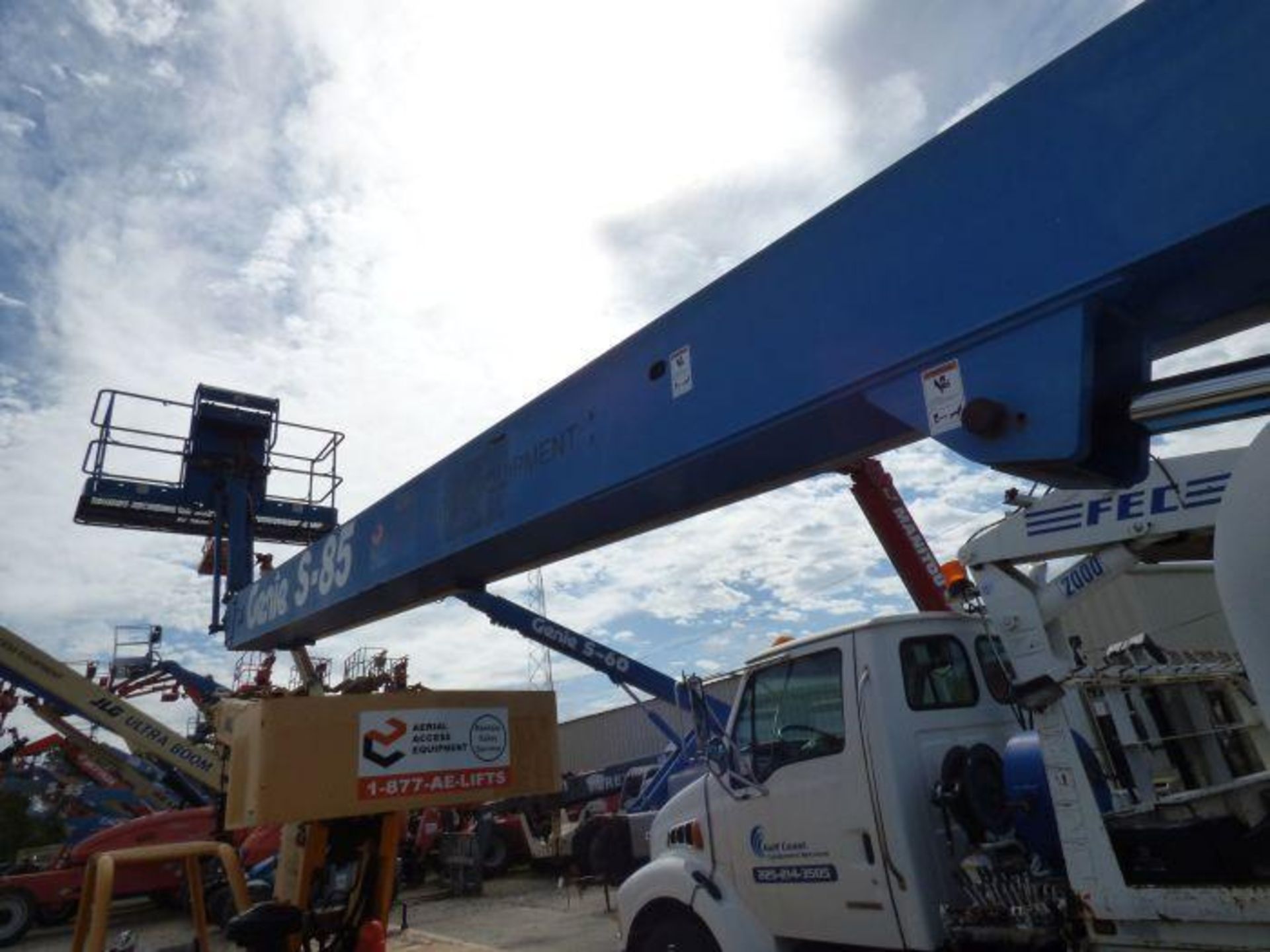 Genie Telescopic Boom Lift - Image 5 of 8