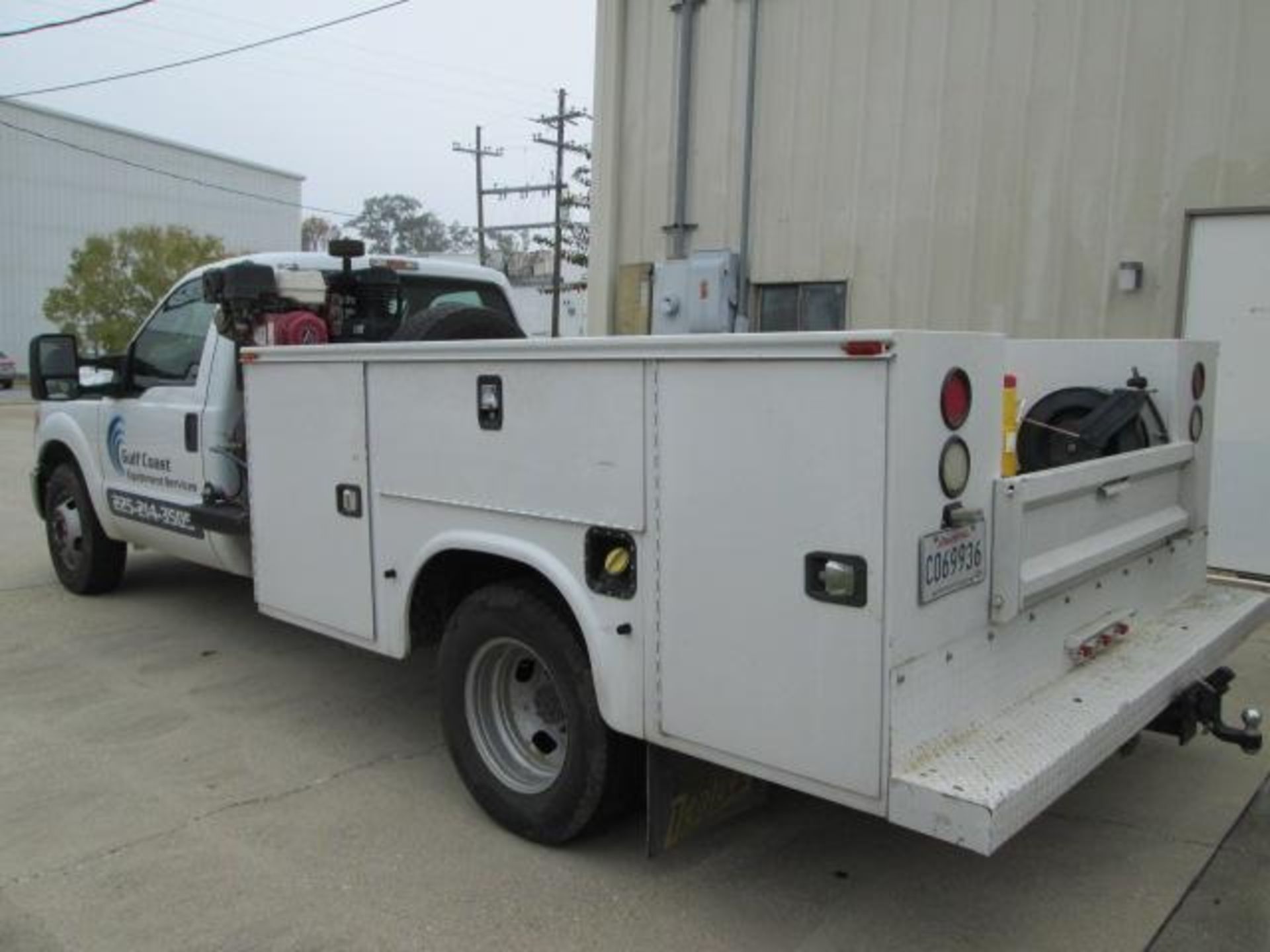 Service Truck - Image 4 of 12