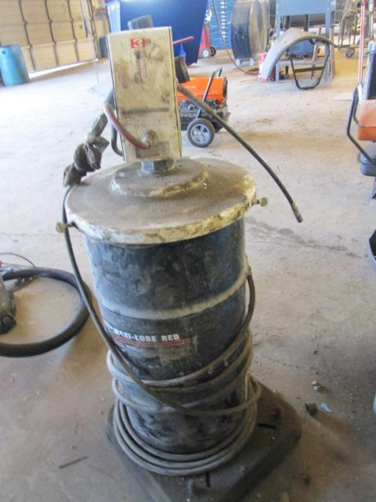 Pneumatic Grease Pump and Cart - Image 2 of 5