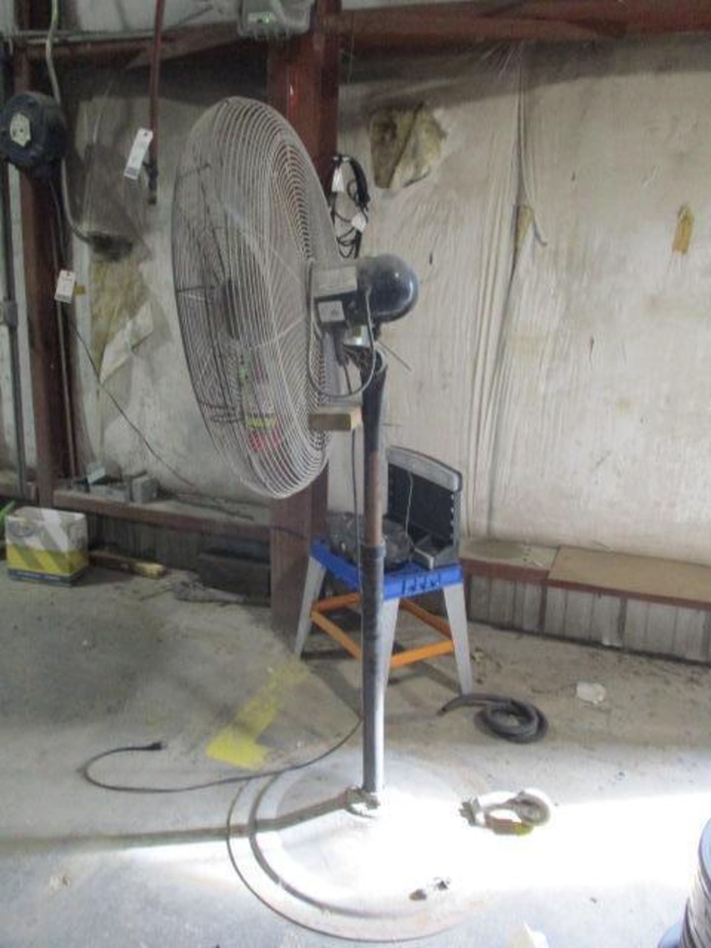 Pedestal Fan - Image 2 of 2