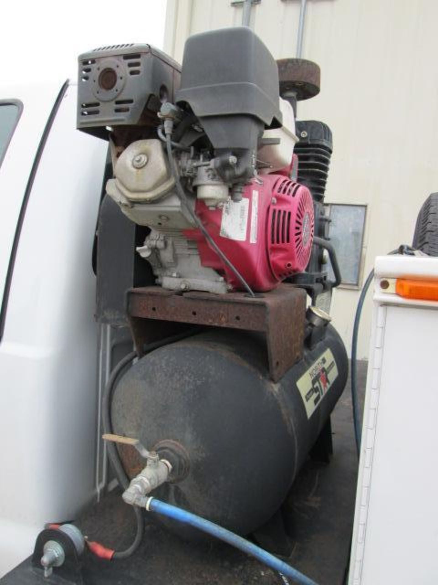 Service Truck - Image 12 of 12