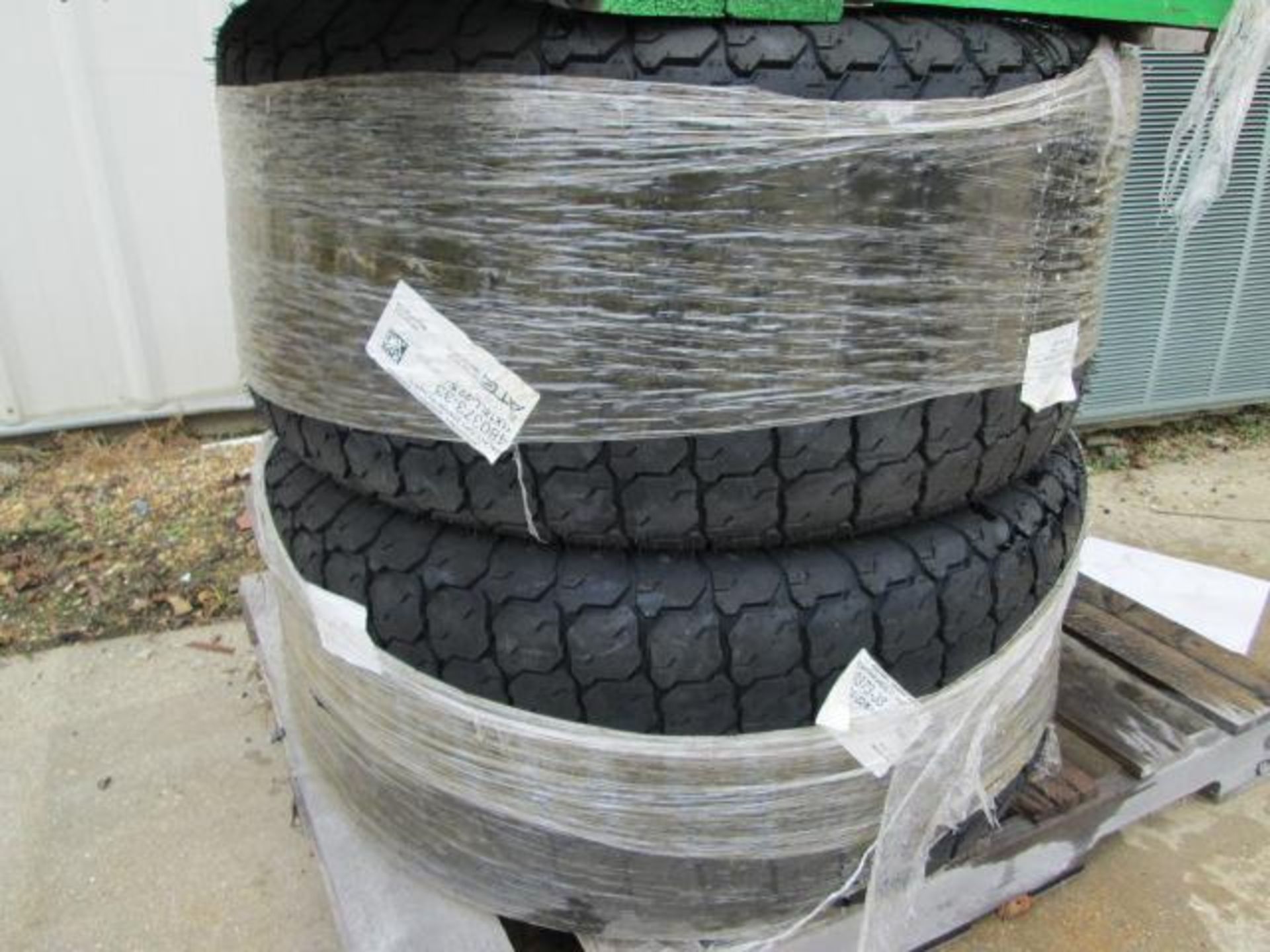 Tires - Image 2 of 4