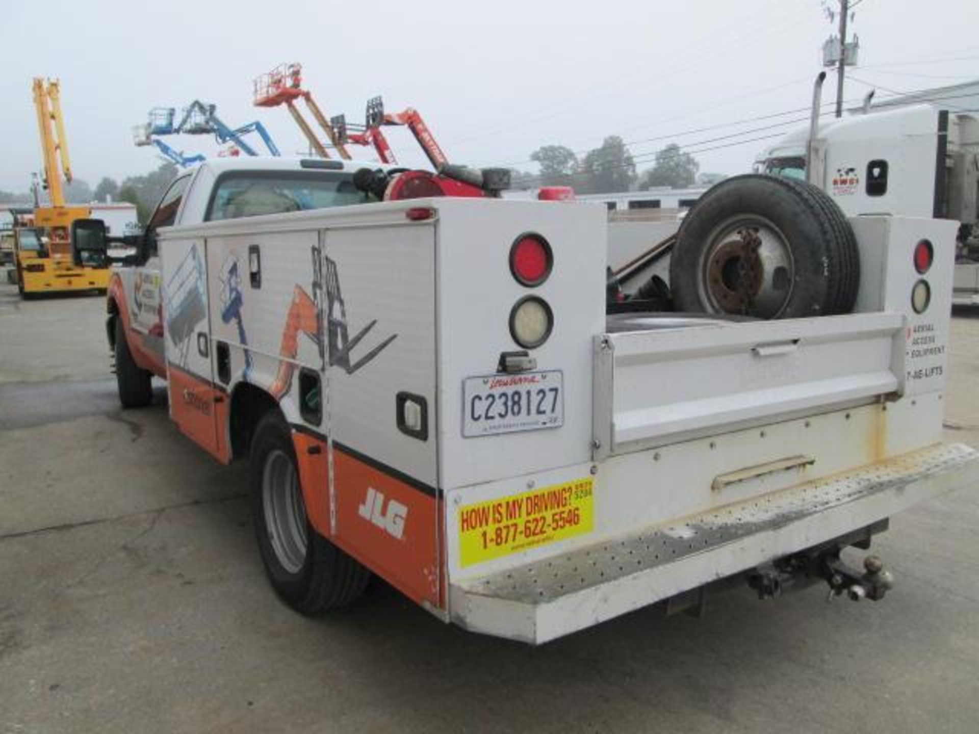 Service Truck - Image 6 of 18