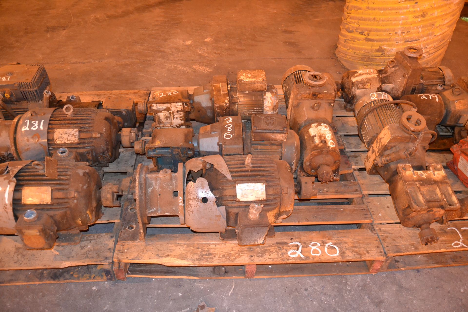 PALLET OF GEAR REDUCERS