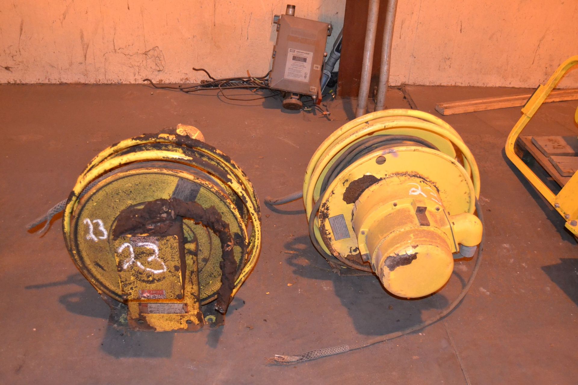 (2) AERO ELECTRIC REELS