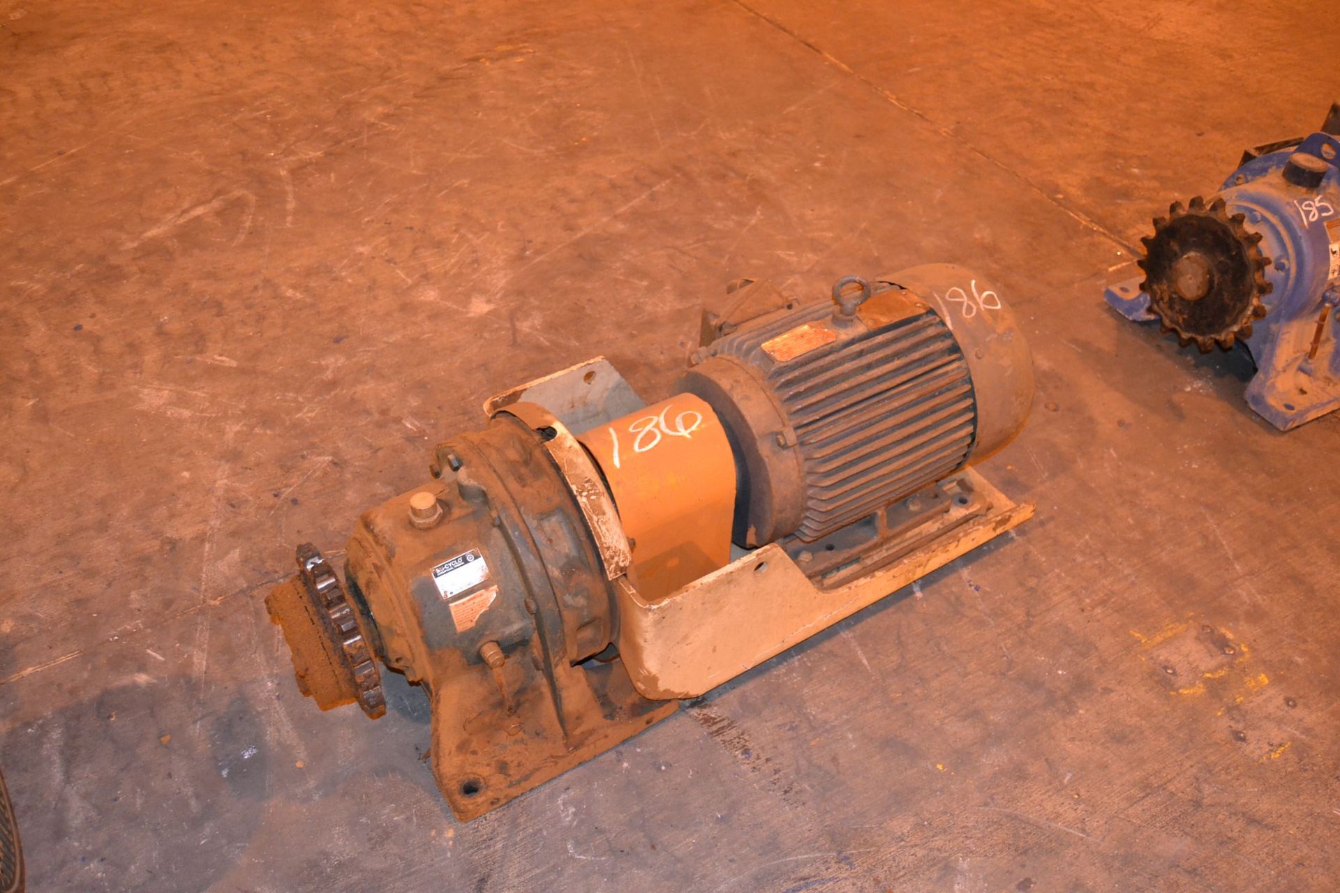 CYCLO 25 TO 1 RATIO GEAR REDUCER W/ 15 HP MOTOR - Image 2 of 2