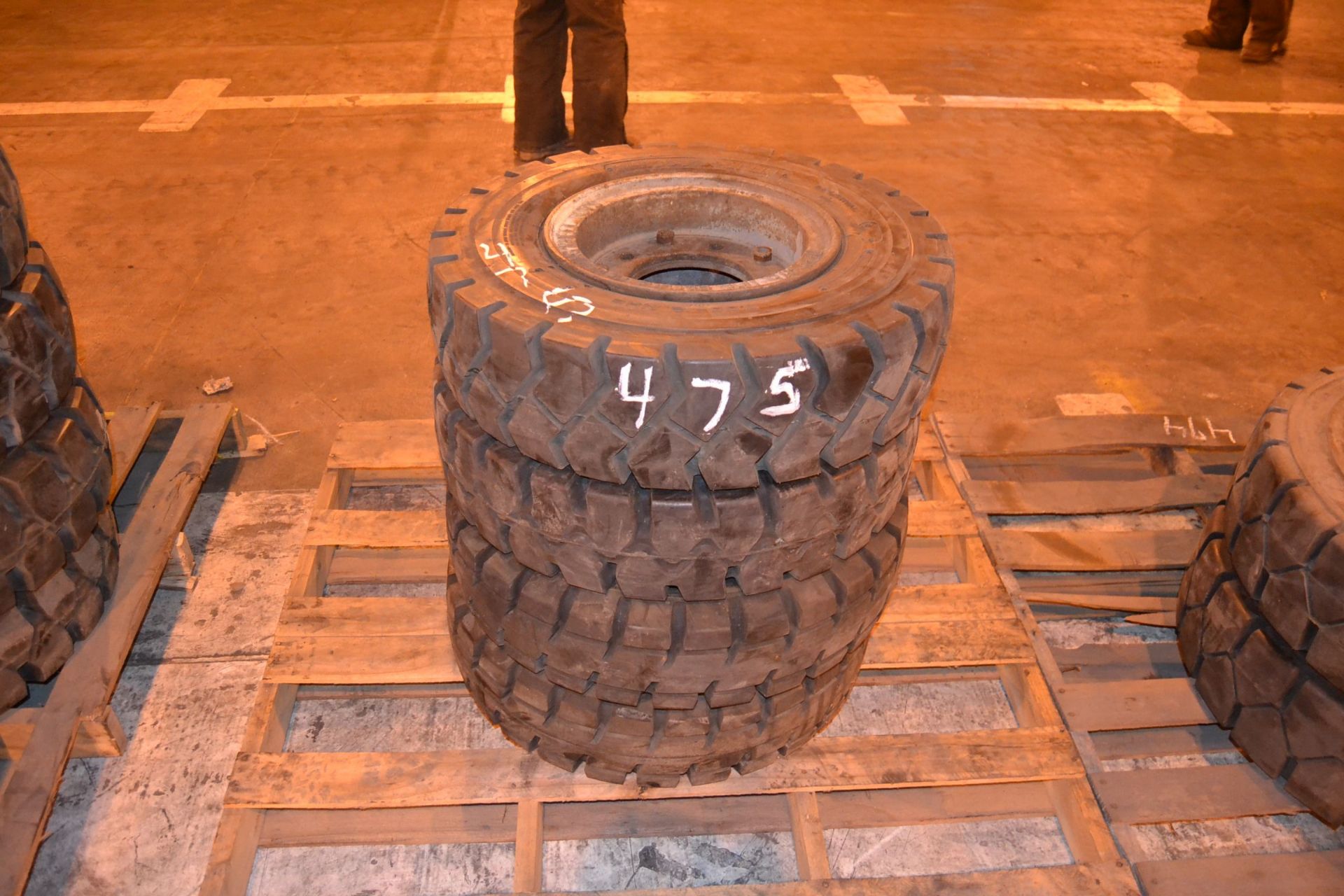 (4) 7.00-12 FORKLIFT TIRES & WHEELS