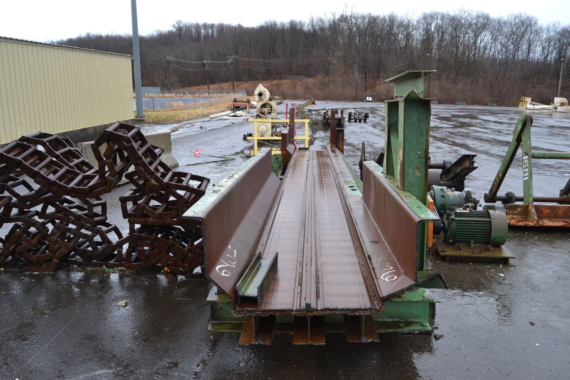 52' ENDWISE LOG TROUGH W/DOUBLE LADDER BACK CHAIN; W/DRIVE; W/3 ARM LOG KICKER - Bild 2 aus 5