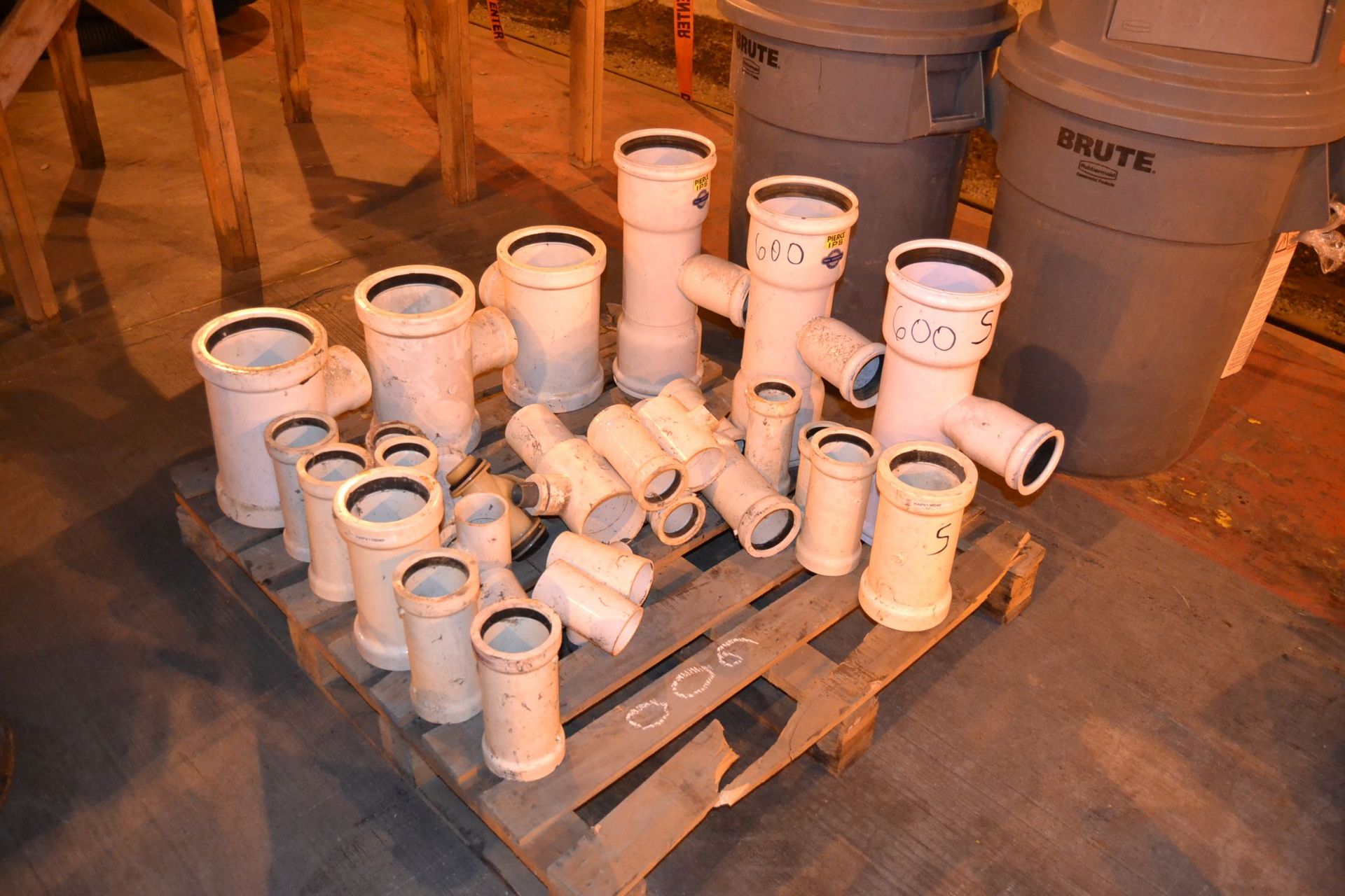 PALLET OF PVC PIPE FITTINGS