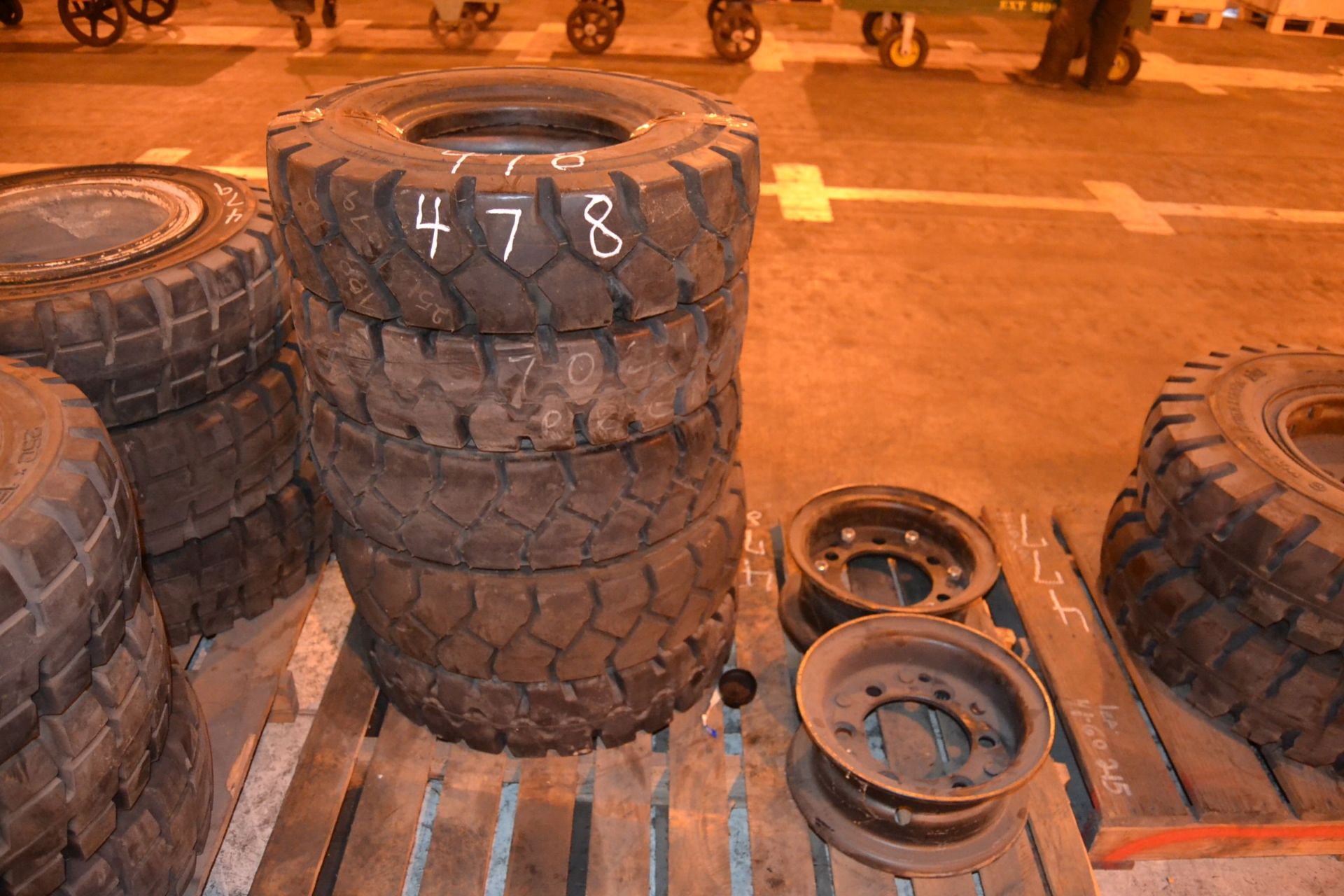 (5) 7.00 X 12 FORKLIFT TIRES & WHEELS