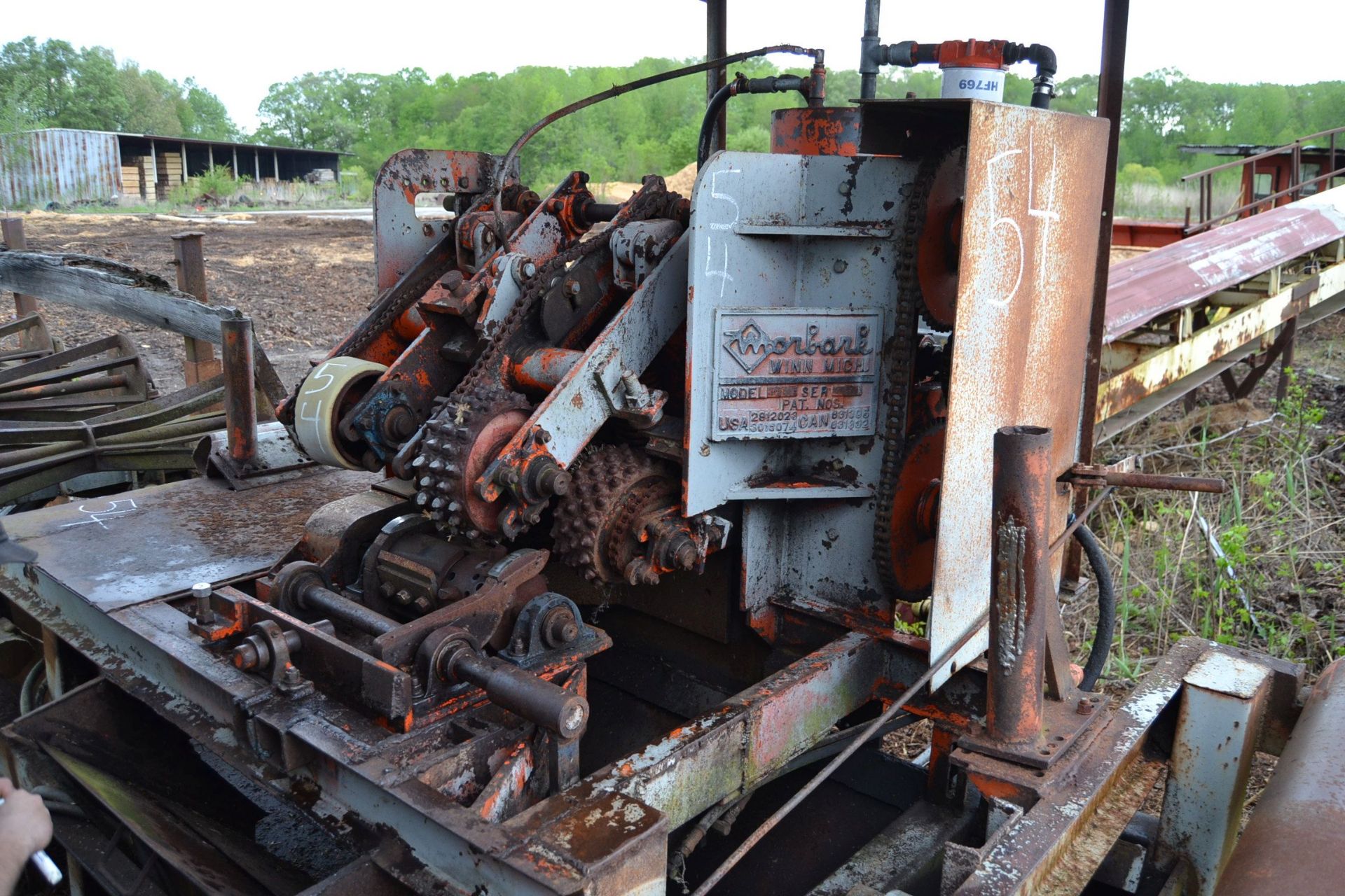 MORBARK MODEL PS8P POST PEELER W/15' INFEED ROLLCASE; W/LOG POSITIONER; W/40" X 20' OUTFEED