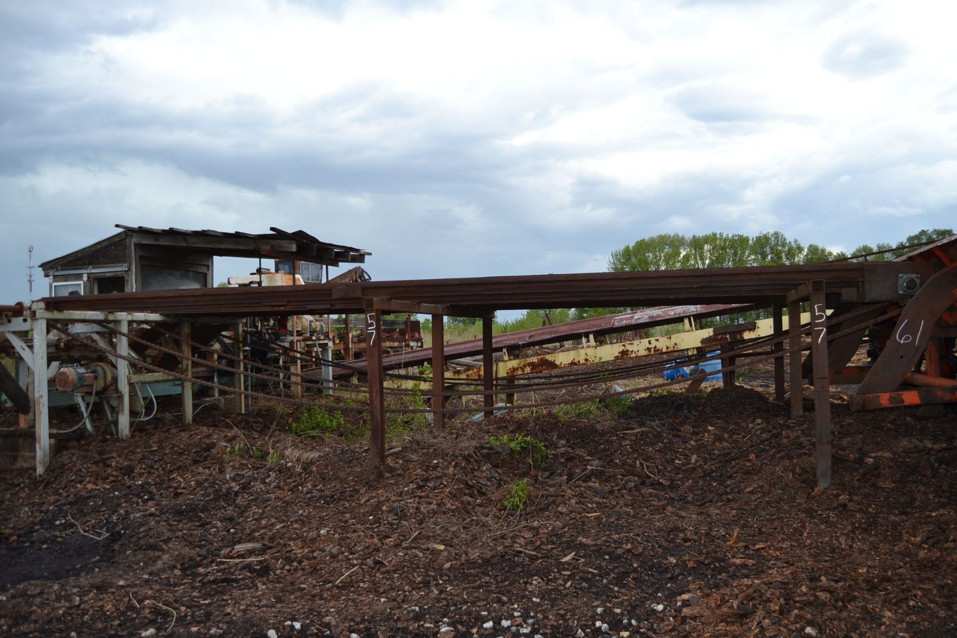 30' 5 STRAND LOG DECK W/5 ARM STOP & LOADER; W/DRIVE