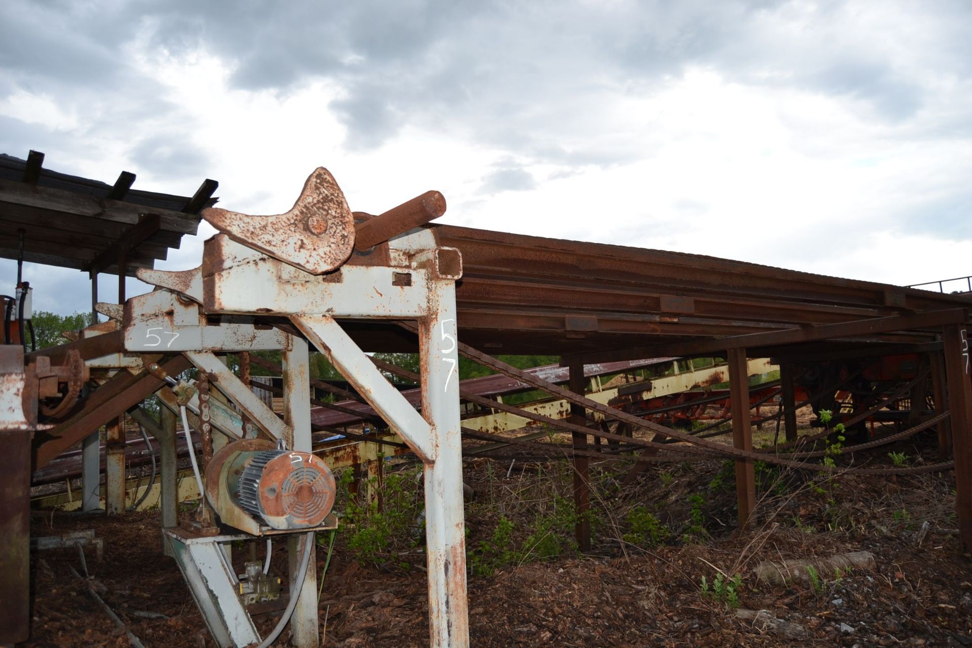 30' 5 STRAND LOG DECK W/5 ARM STOP & LOADER; W/DRIVE - Image 3 of 6