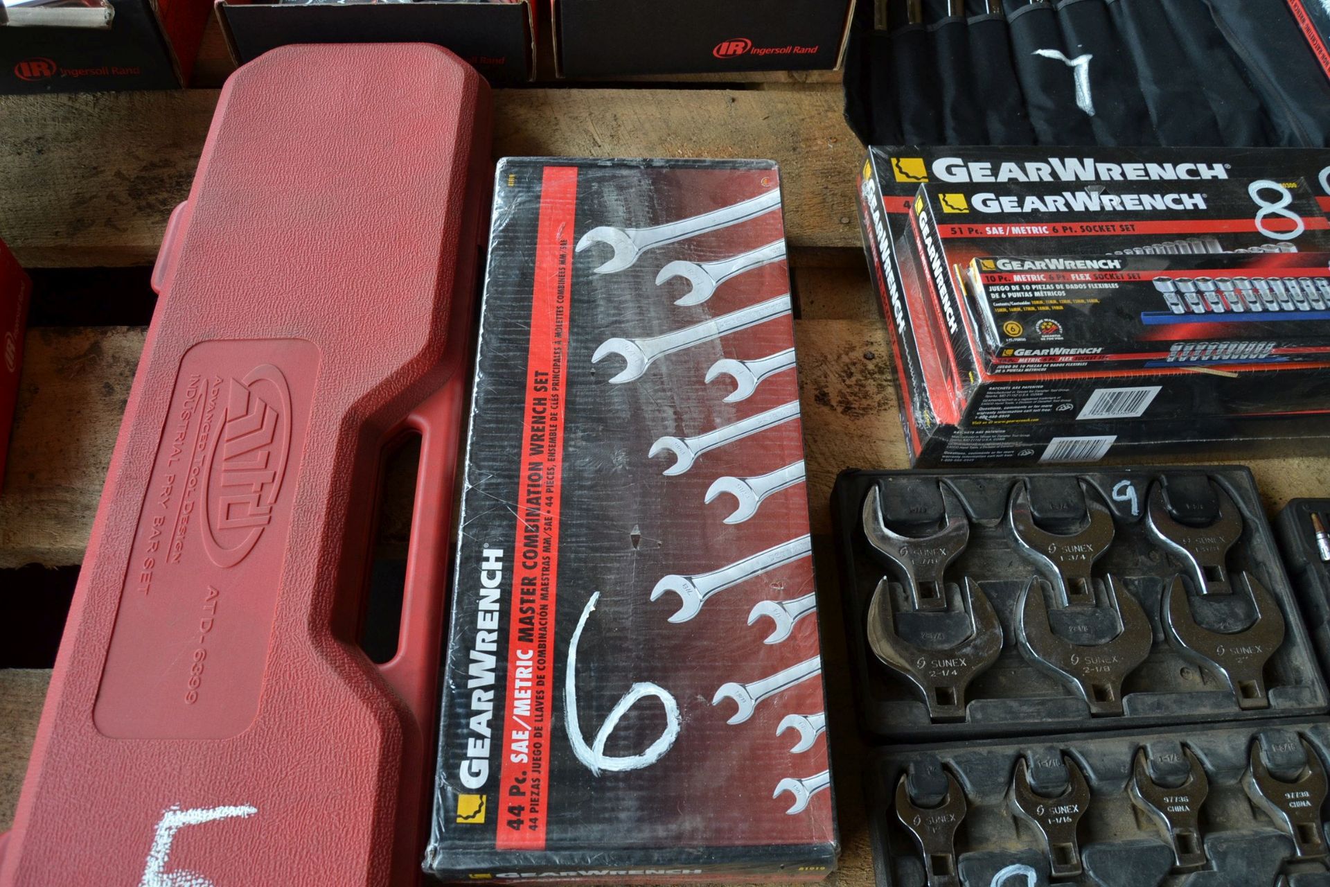 NEW GEAR WRENCH 44 PIECE WRENCH SET