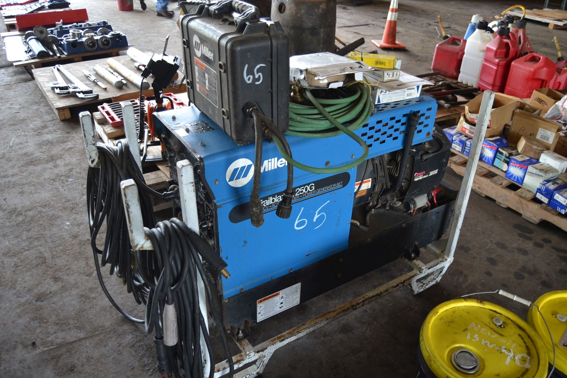 MILLER TRAIL BLAZER 250G PORTABLE WELDER W/ONAN GAS ENGINE; W/MILLER SUITCASE 8RC WIRE FEEDER - Image 3 of 3