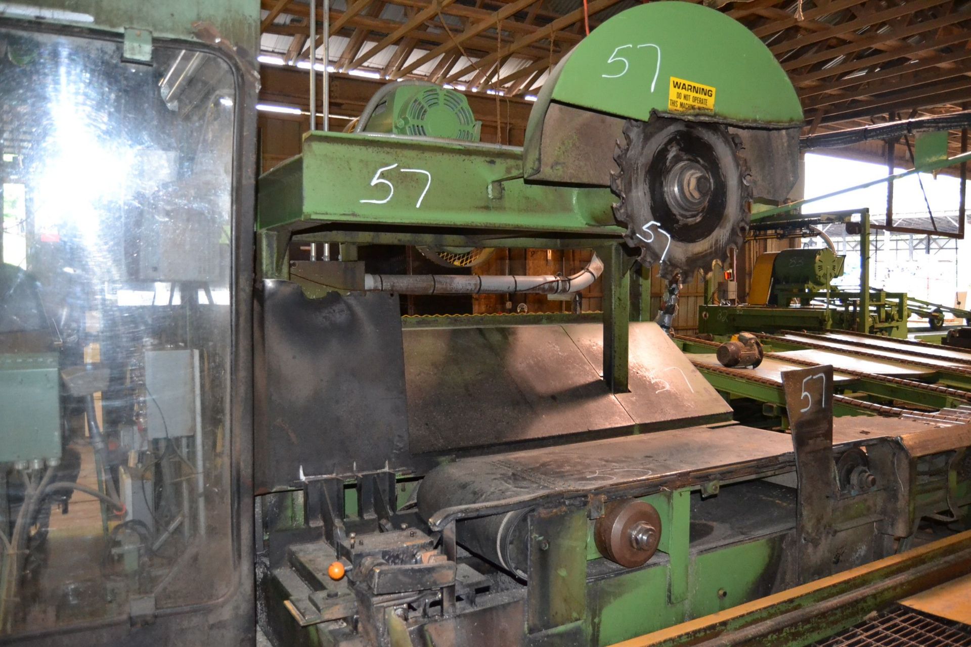 HMC MODEL AC40 BD 4 HEAD BLOCK MODULAR MILL W/ALL STEEL HUSK FRAME; W/OFF BEARING BELT; W/TOP SAW; - Image 3 of 11