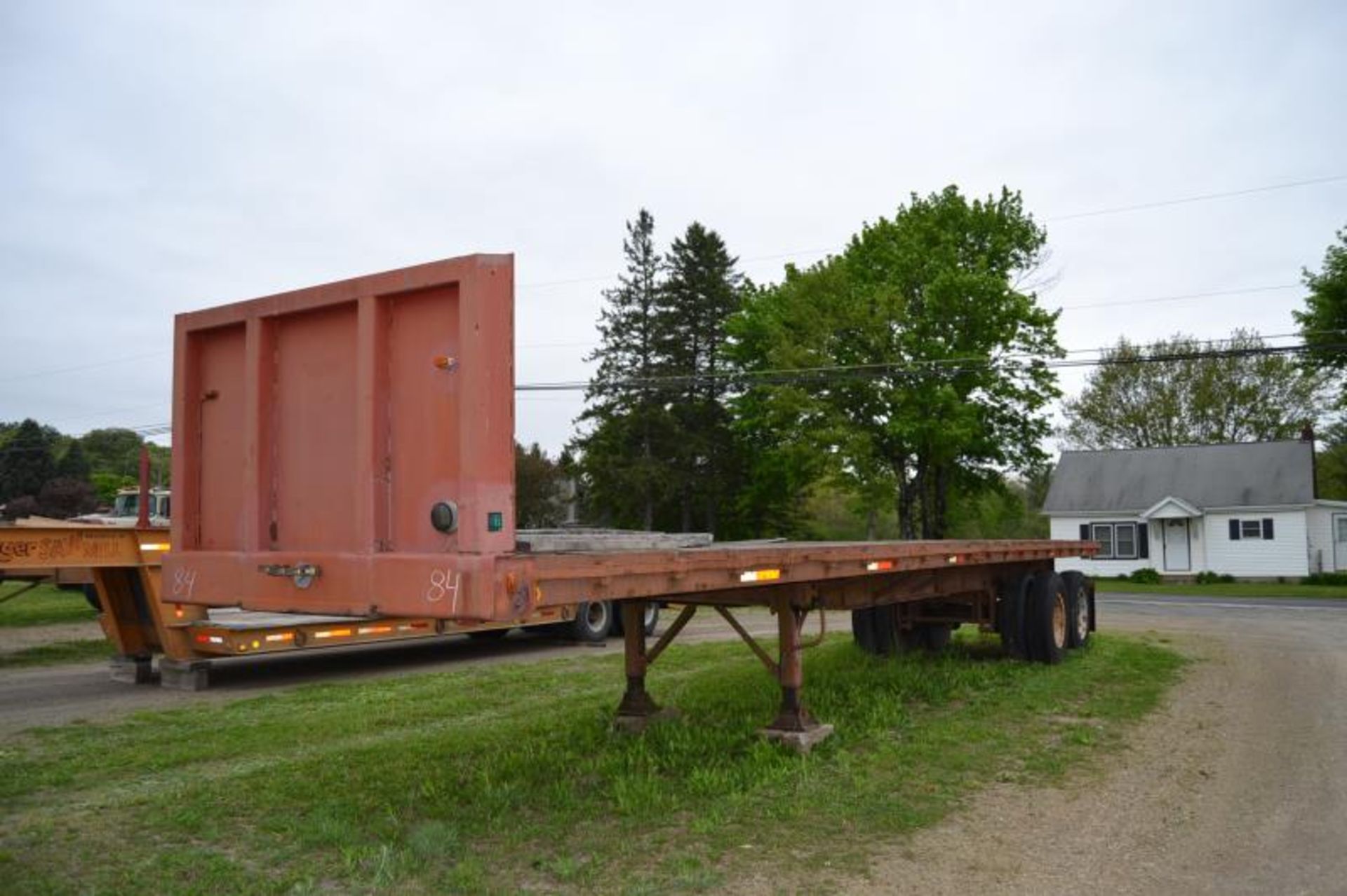 1976 FRUEHAUF 40' FLATBED TRAILER SN# FWX794396 - Image 2 of 3