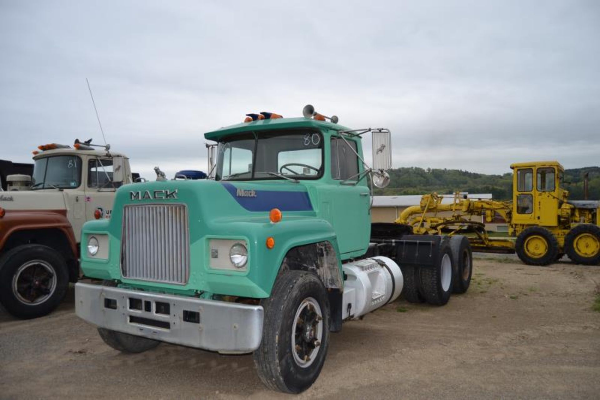 1980 MACK MODEL R686ST DAY CAB ROAD TRACTOR W/ 10 SPEED TRANSMISSION/MACK ENGINE; W/210,379 MILES - Image 3 of 3