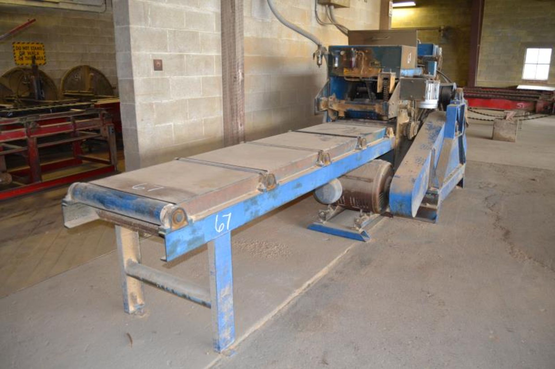 CORNELL MODEL 300 DOUBLE ARBOR GANG SAW W/INFEED & OUTFEED; W/INFEED POSITIONING SYSTEM; W/(2) 125 - Image 4 of 5