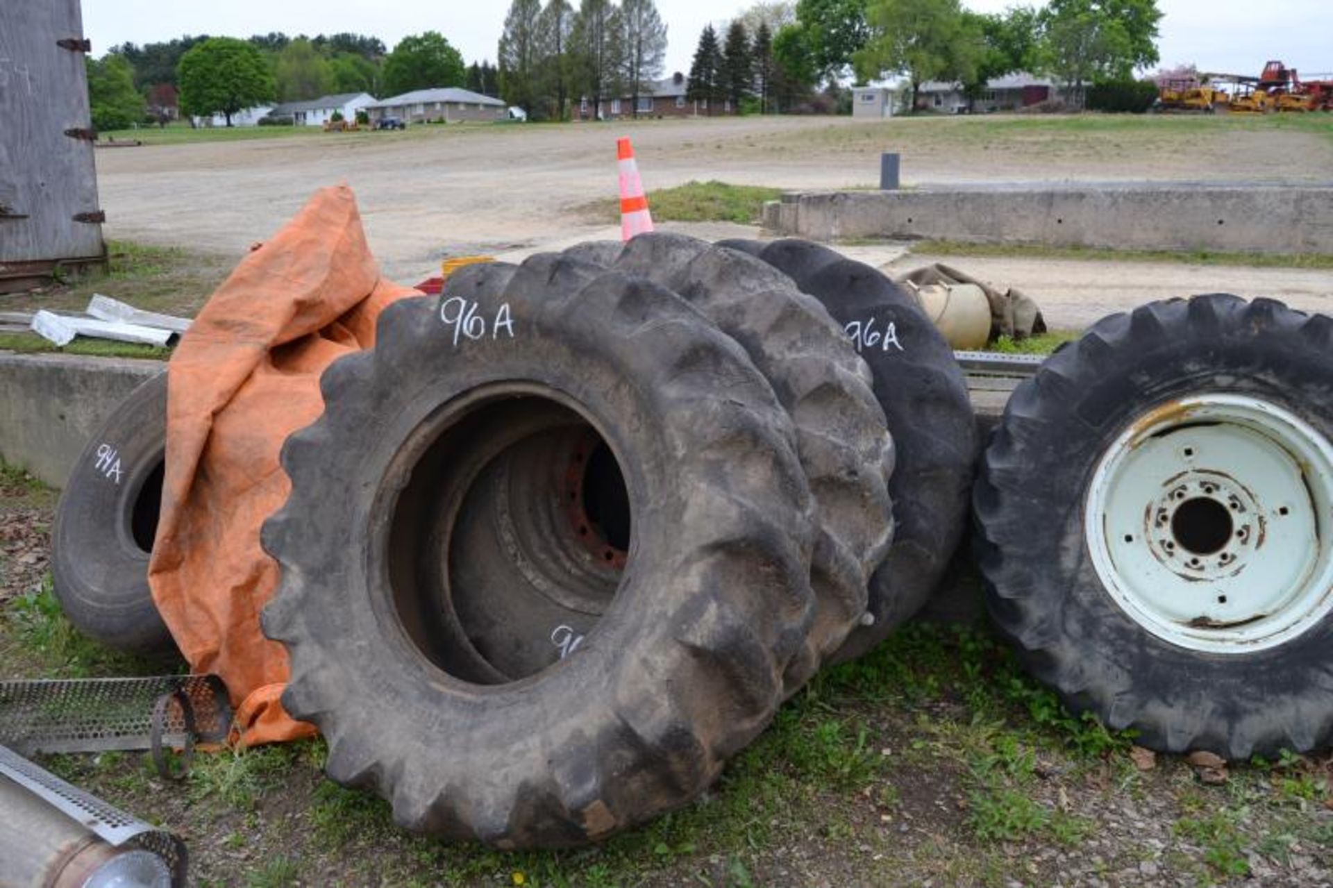 TIRE CHAIN FOR SKIDDER AND BELL SAW