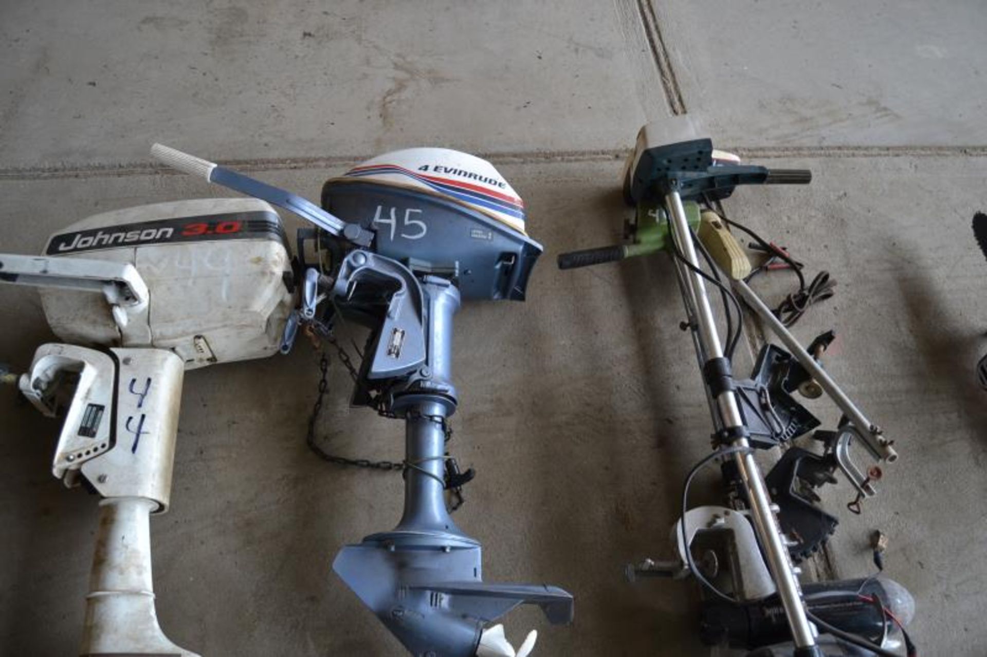 EVINRUDE 4 HP BOAT MOTOR