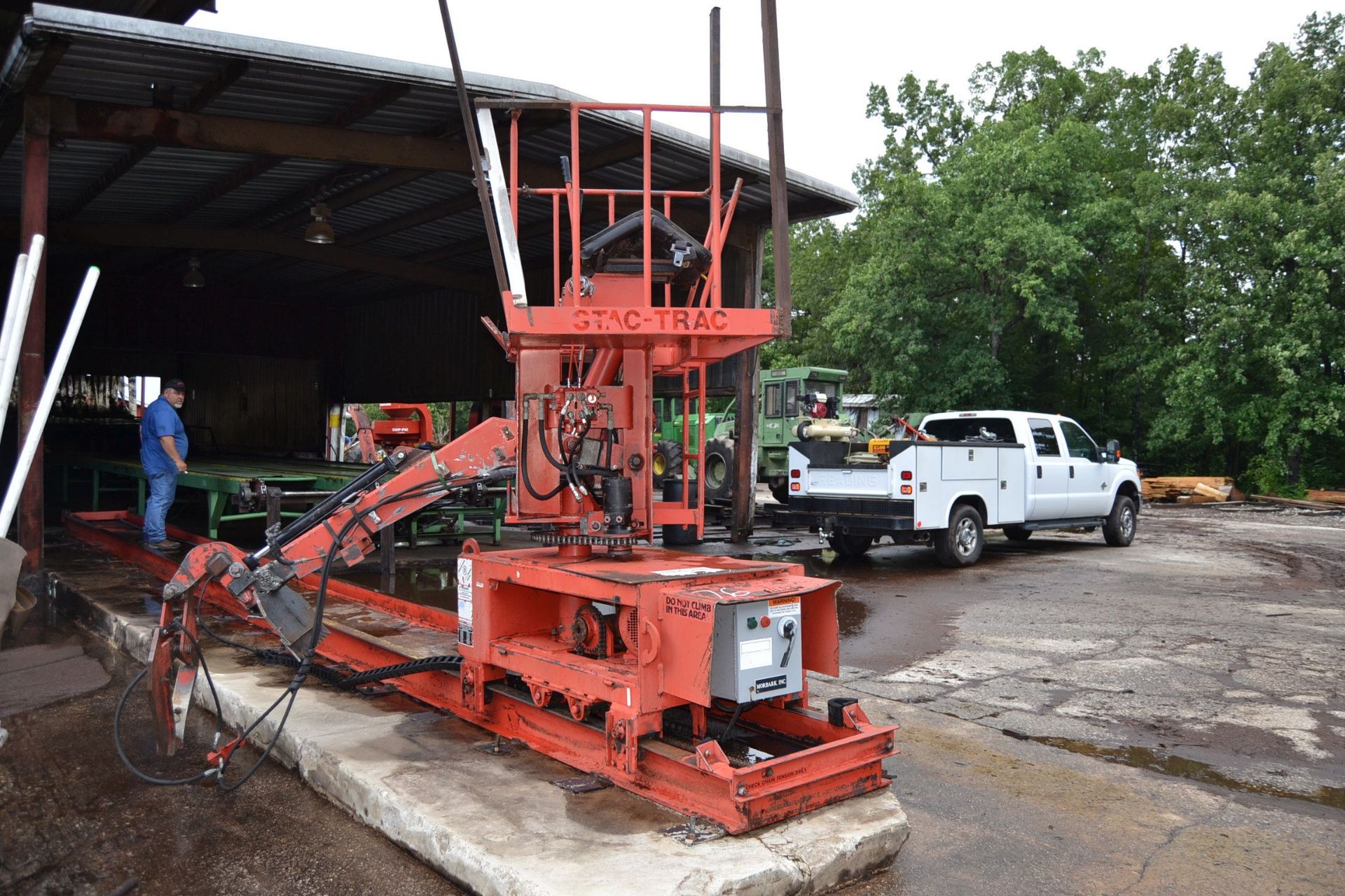 MORBARK STACK TRAC W/ 40' OF TRACKWAY - Image 2 of 3