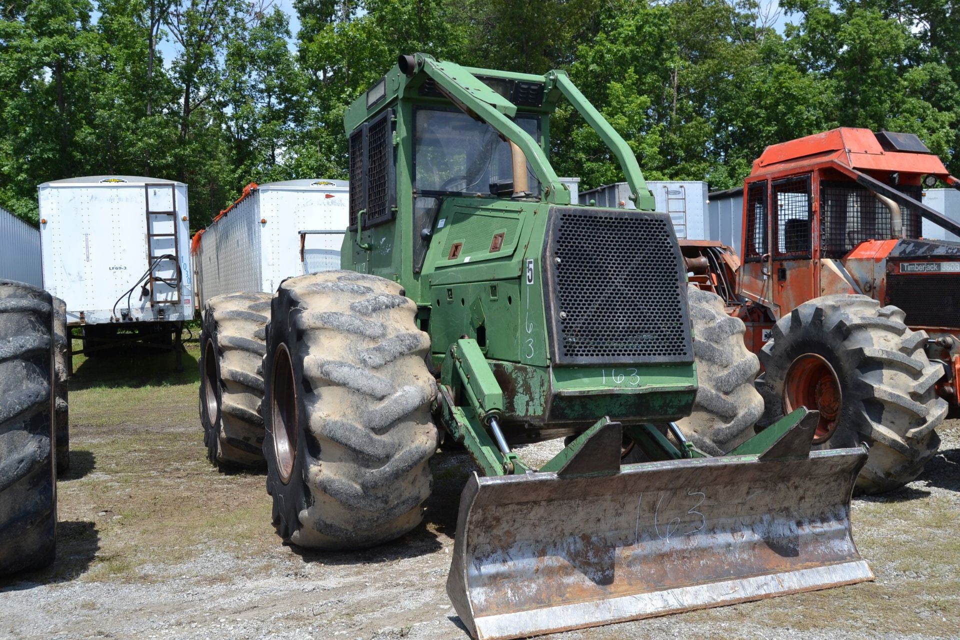 FRANKLIN 170 GRAPPLE SKIDDER W/ ENCLOSED CAB W/ NEW REBUILT 59 CUMMIN ENGINE W/ WINCH W/ 30.5X32 RUB - Image 2 of 4