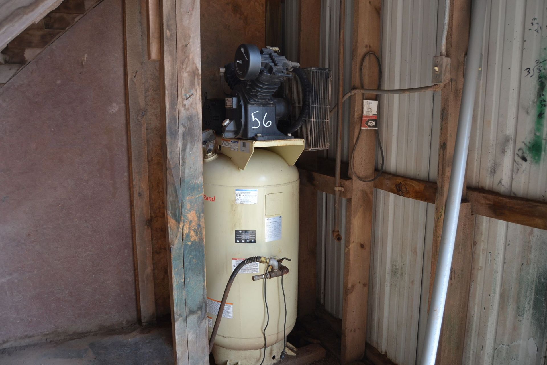 INGERSOLL RAND 5 HP 3 PHASE TANK MOUNTED AIR COMPRESSOR