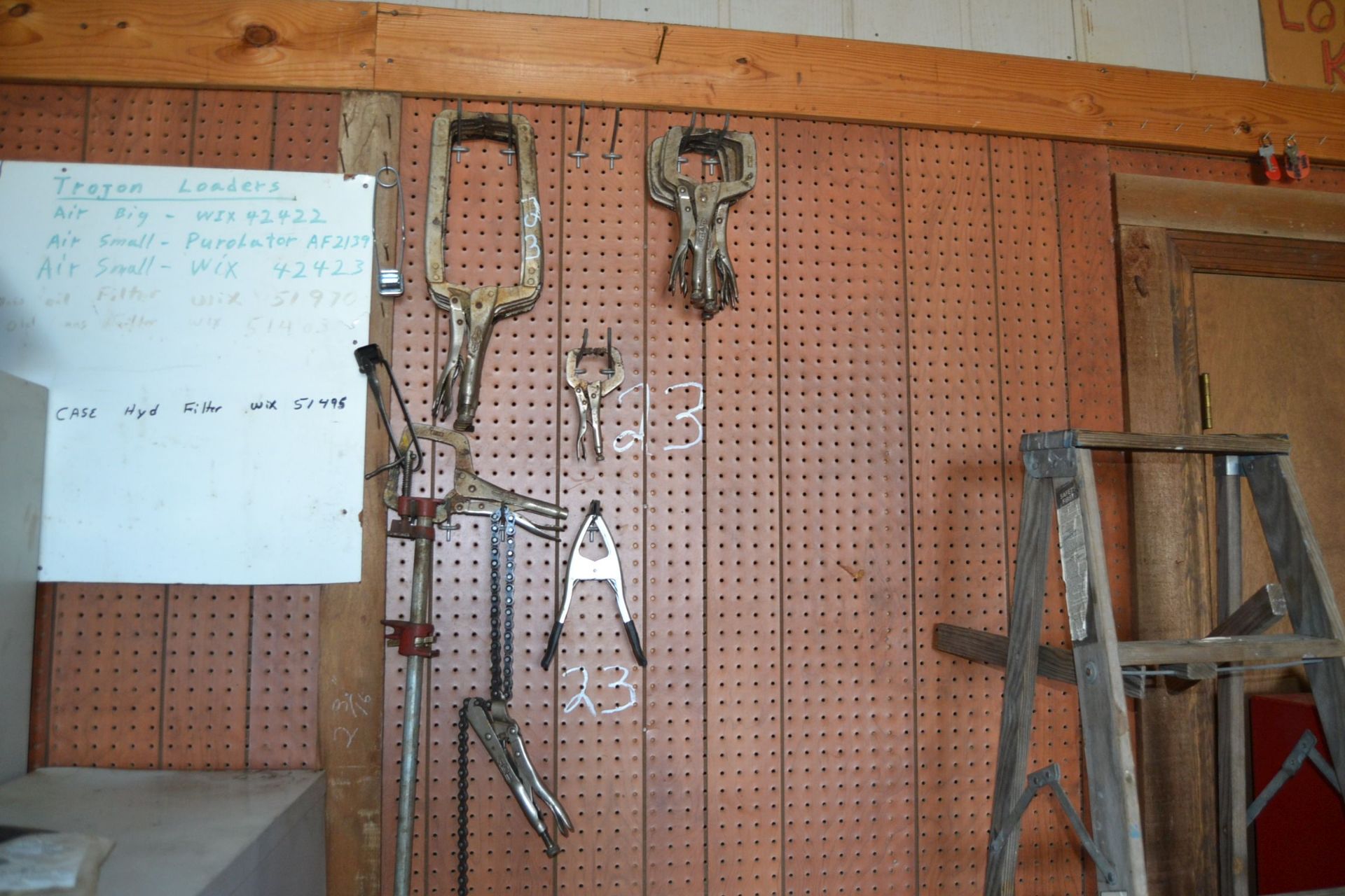 LOT OF C CLAMPS