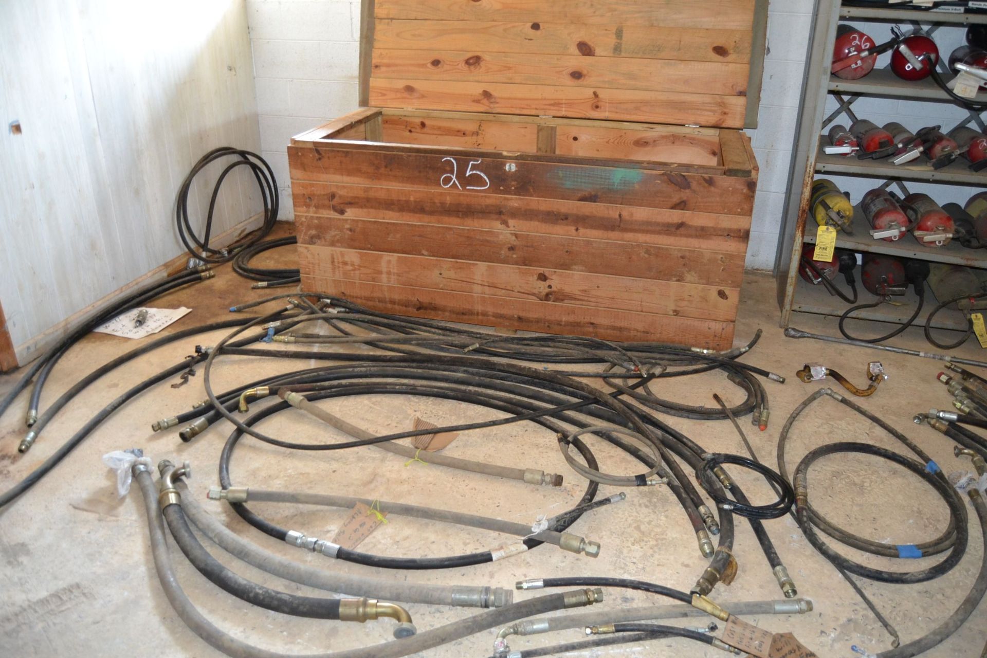 LOT OF HYDRAULIC HOSES