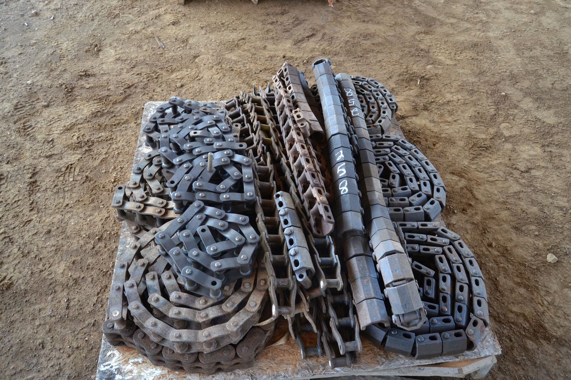 PALLET OF ROOFTOP CHAIN & #78 CHAIN