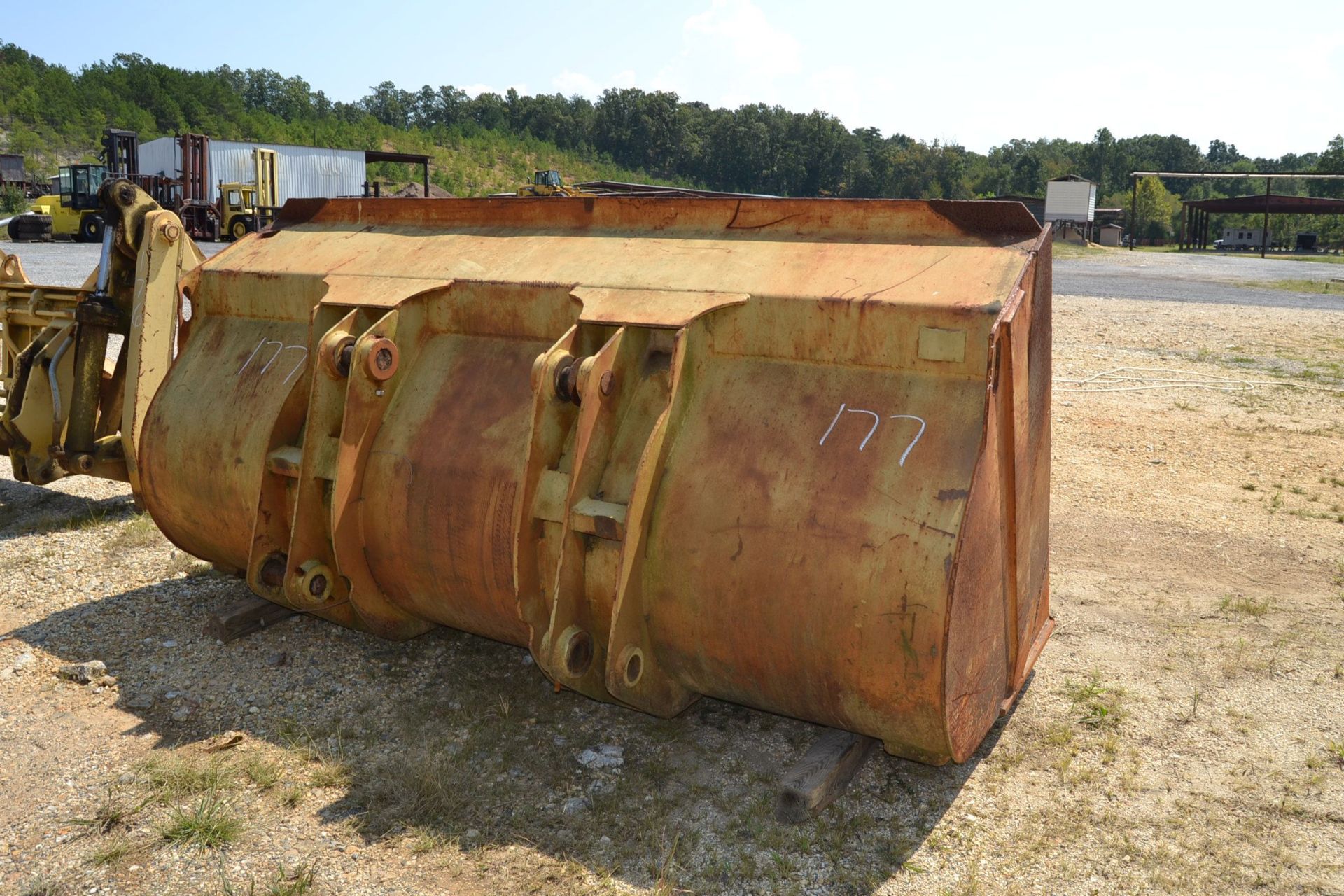 BUCKET FOR TROJAN FORKLIFT - Image 2 of 2