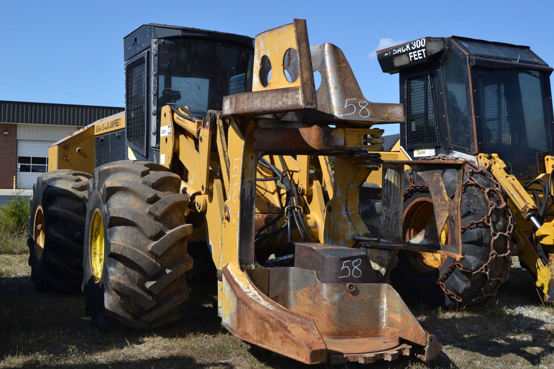 HYDRO AX 570 FELLER BUNCHER W / SAW HEAD W/ HEAT & AIR CAB W/ 28LX26 RUB SN#HA18997 - Image 2 of 4