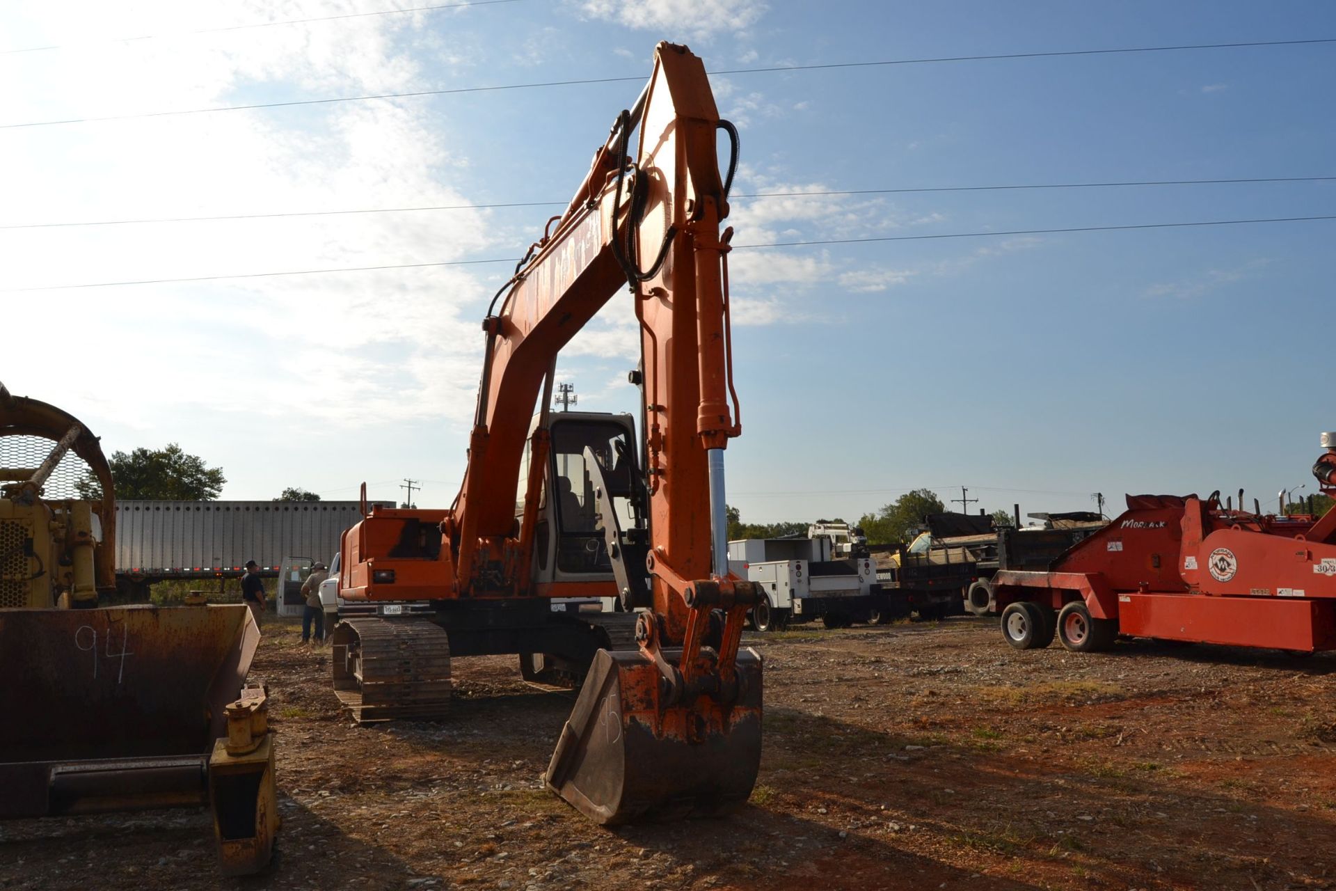 HITACHI MODEL EX150 TRACK HUE W/ HYDRAULIC THUMB SN#133-2401 7,168 HOURS