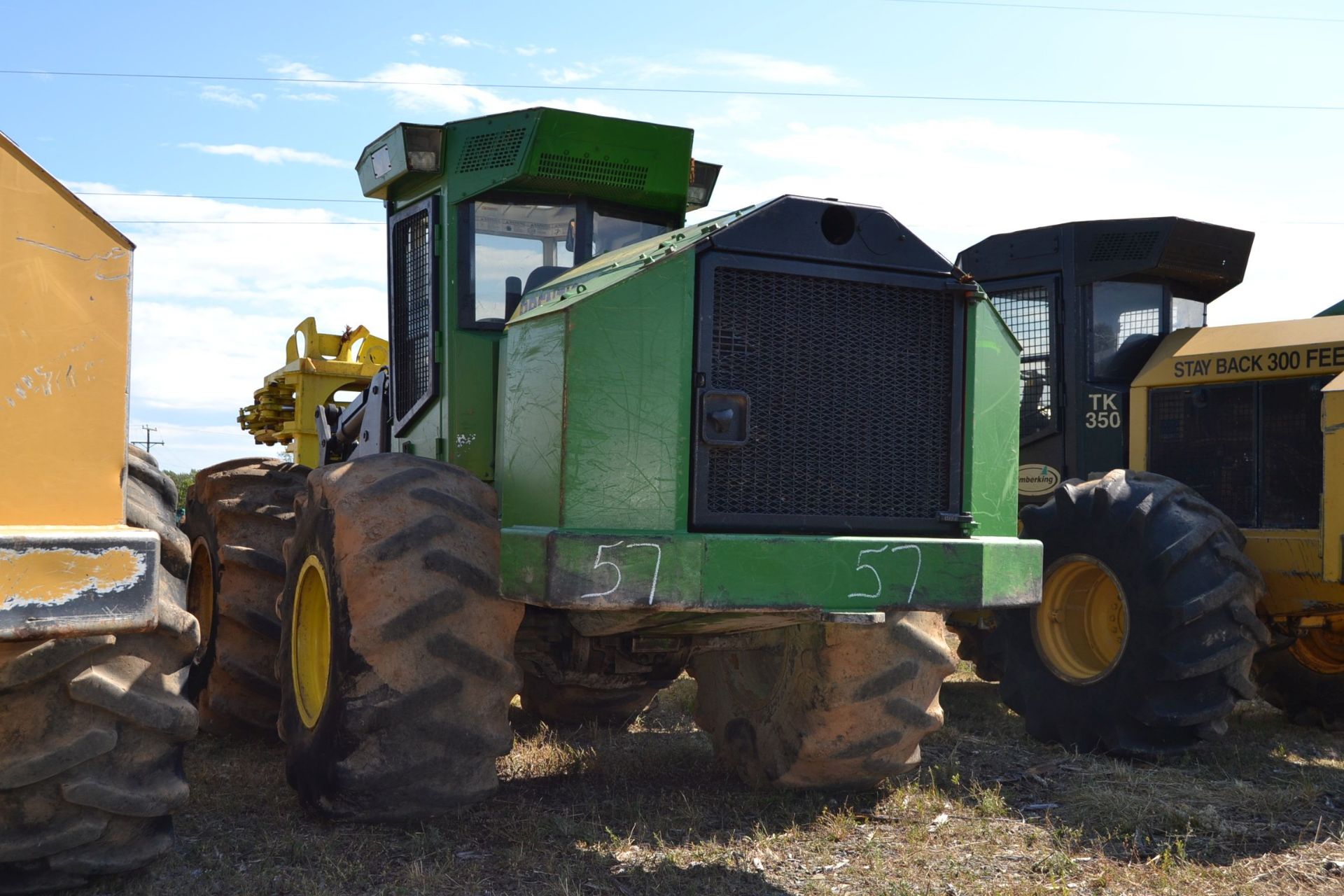 PRENTICE 2470 FELLER BUNCHER W/ SAW HEAD W/ HEAT & AIR CAB W/ 28LX26 RUB SN#PB19356 - Image 4 of 4