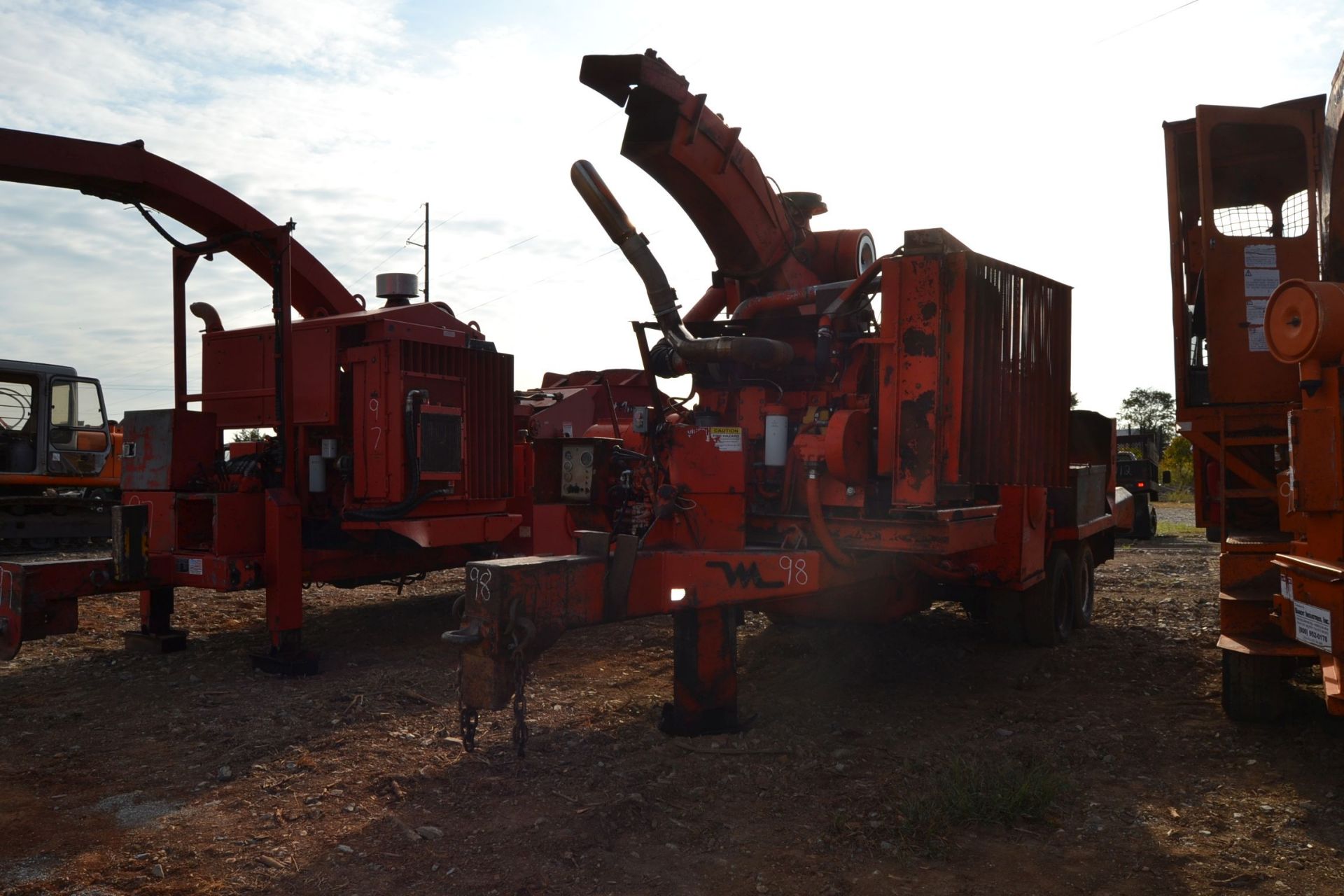 MORBARK 30-36 PORTABLE CHIPPER W/ JOHN DEERE 500 HP ENGINE SN#1115-46 - Image 2 of 4