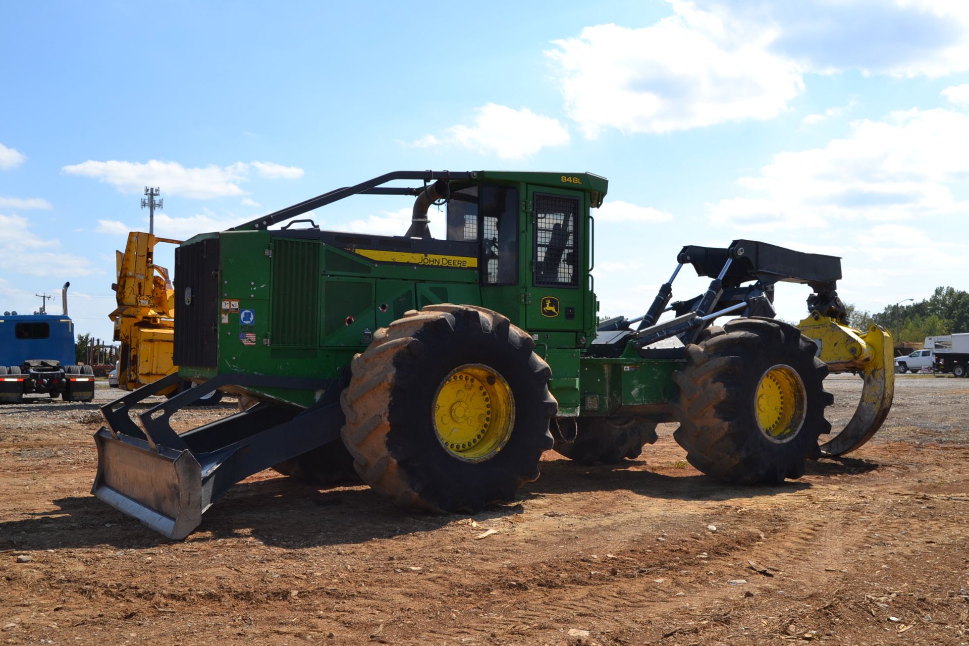 JOHN DEERE 848L DUAL ARCH GRAPPLE SKIDDER - Image 4 of 4