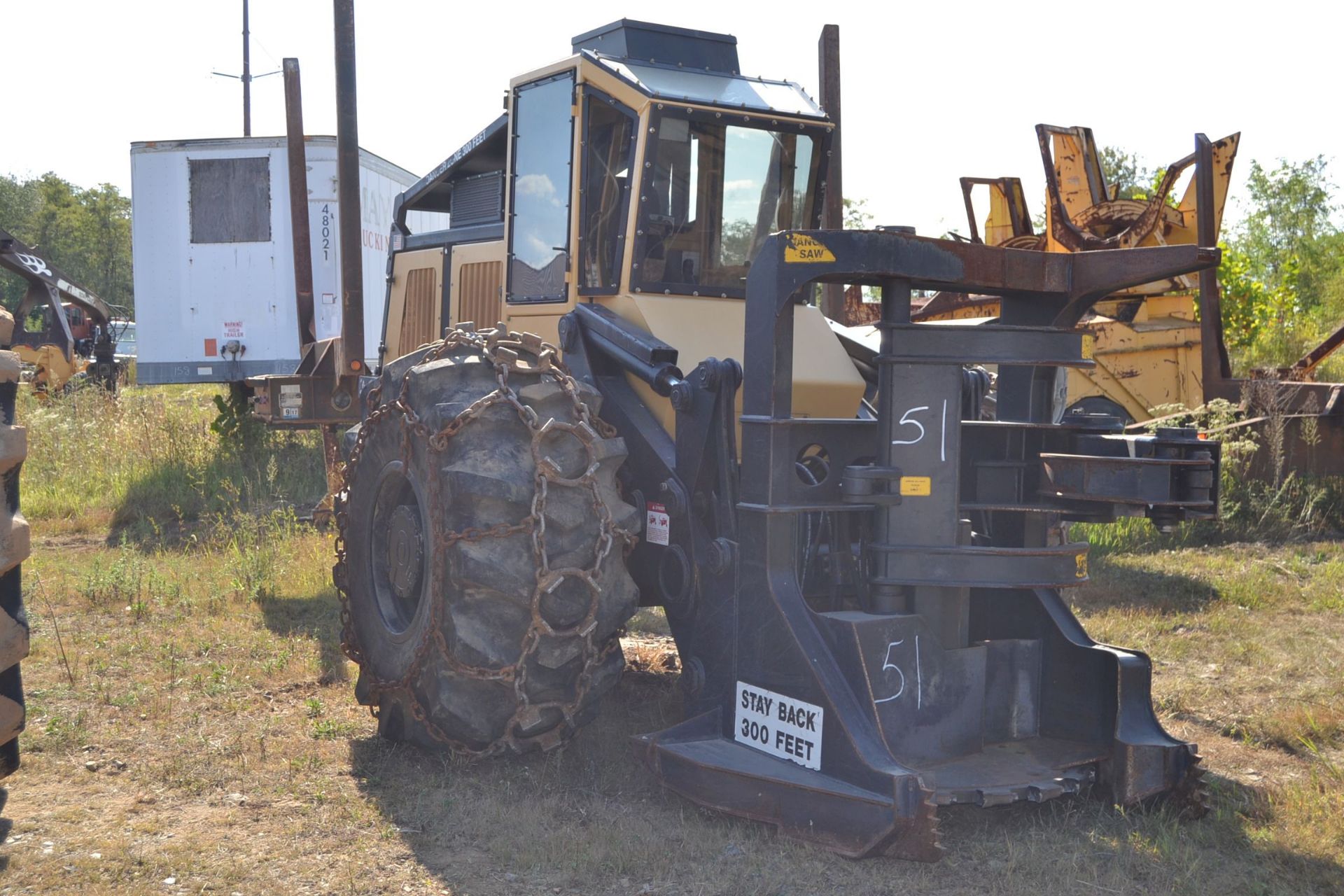 DF703 3 WHEEL FELLER BUNCHER W/ SAW HEAD W/ ENCLOSED CAB HEAT & AIR 151 HOURS - Image 2 of 4