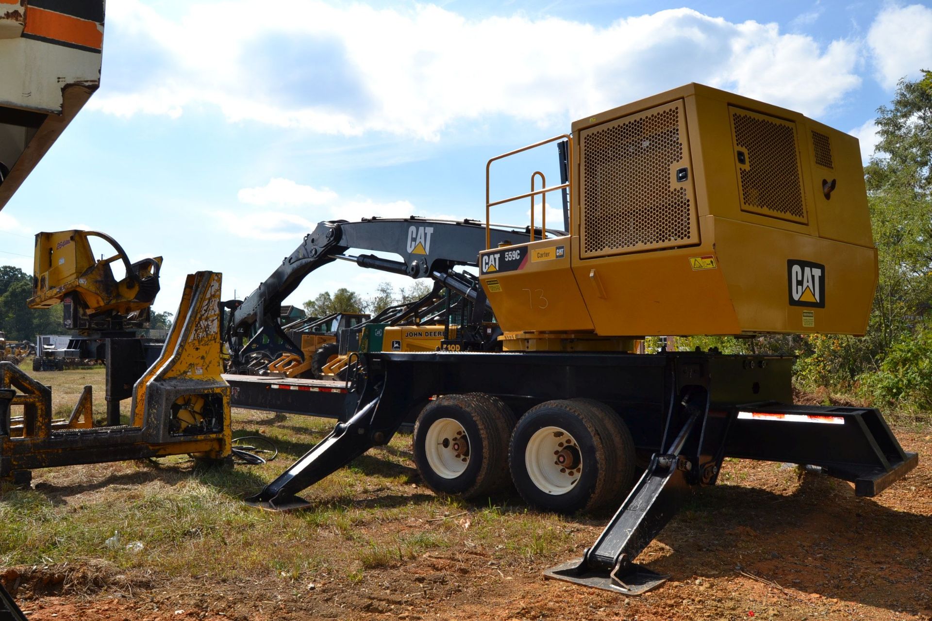 CAT 559C KNUCKLEBOOM LOADER W/ CONT GRAPPLE W/ JOY STICK CONTROLS W/ SAW PACKAGE HOOKUP W/ CSI ULTRA - Image 2 of 3