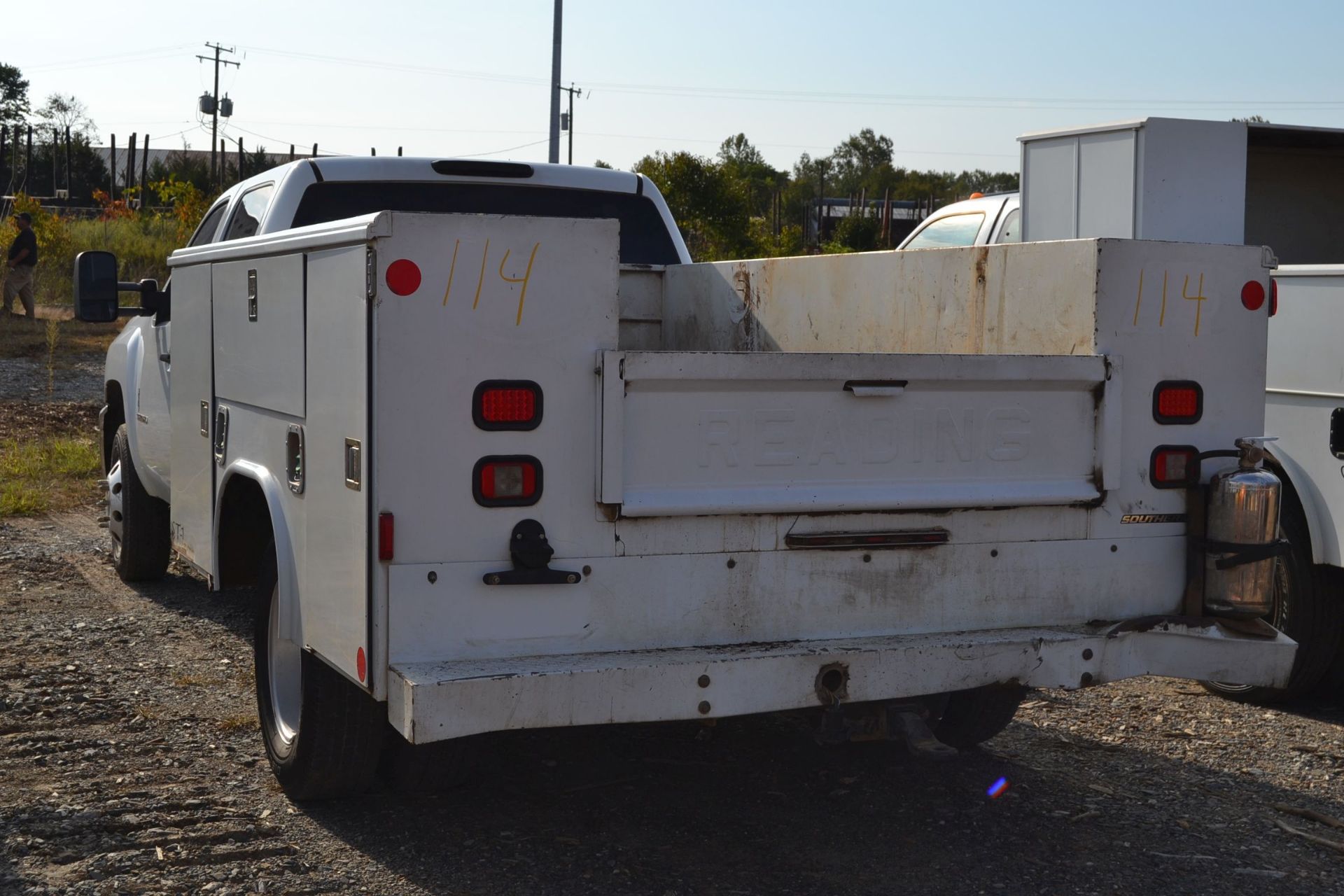 2012 CHEVY 3500 HEAVY DUTY 4X4 CREW CAB SERVICE TRUCK W/ DURAN 6.6 DIESEL ENGINE W/ AUTO TRANS 194, - Image 3 of 3