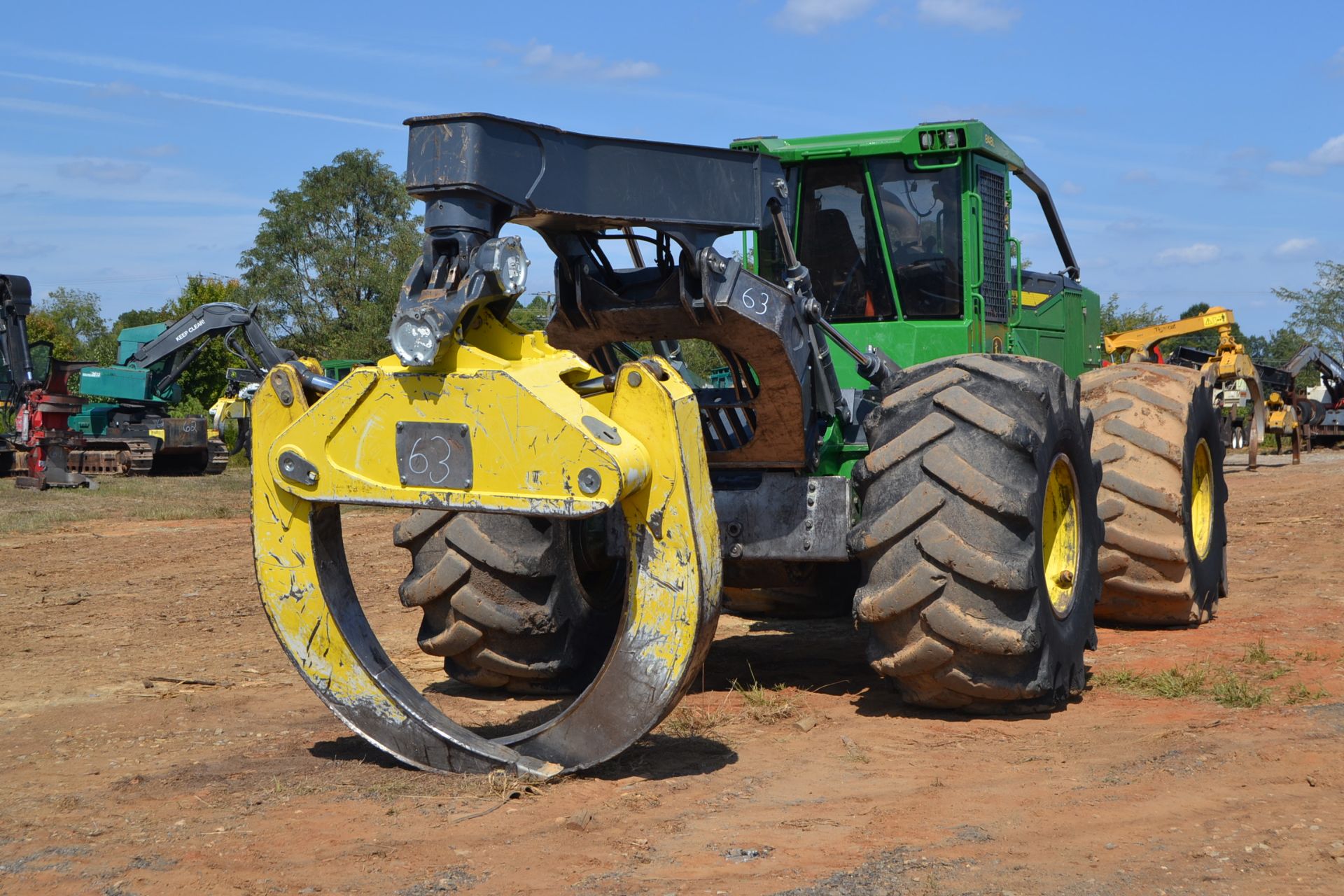 JOHN DEERE 848L DUAL ARCH GRAPPLE SKIDDER - Image 2 of 4