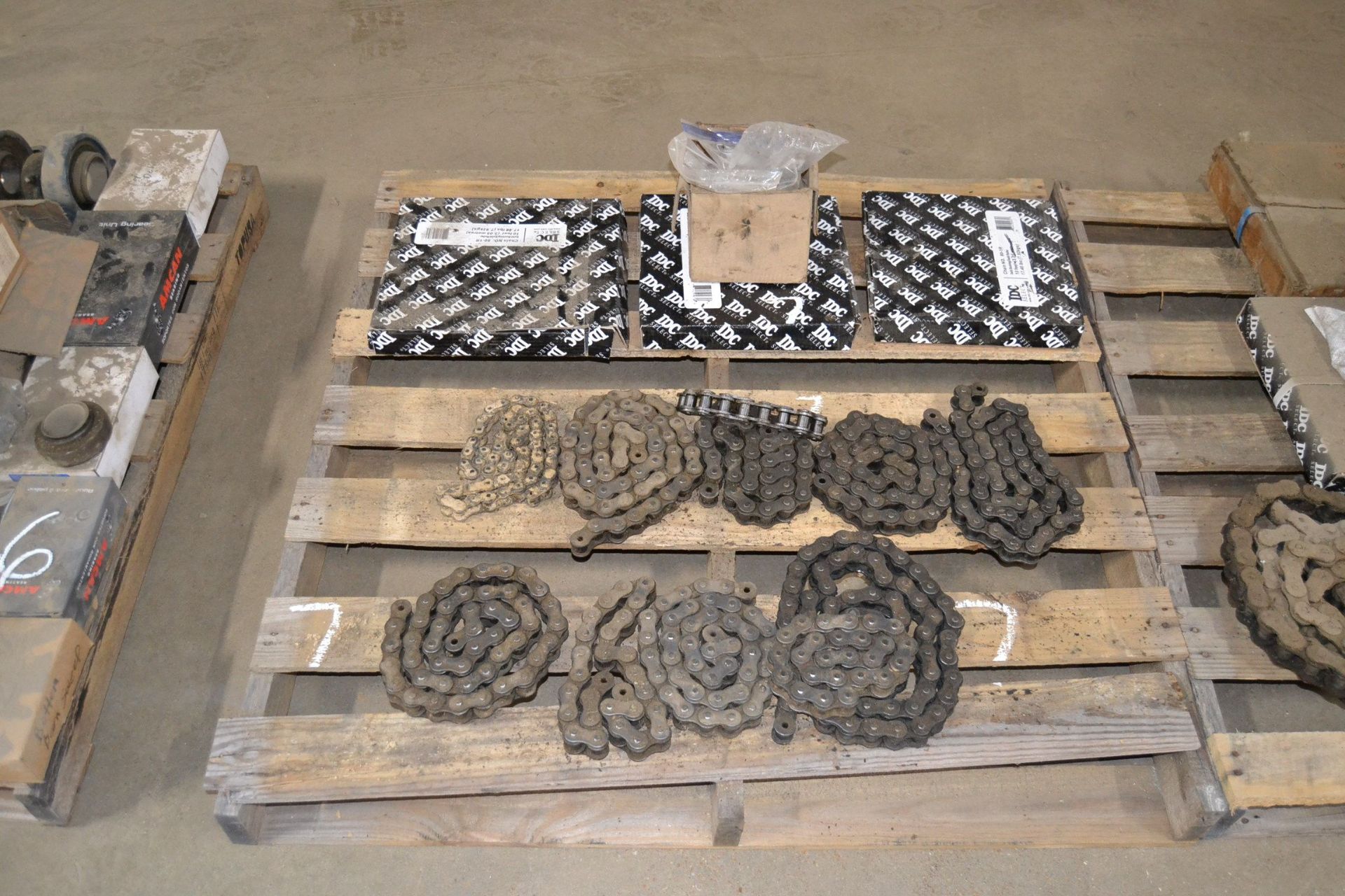 PALLET OF ROLLER CHAIN